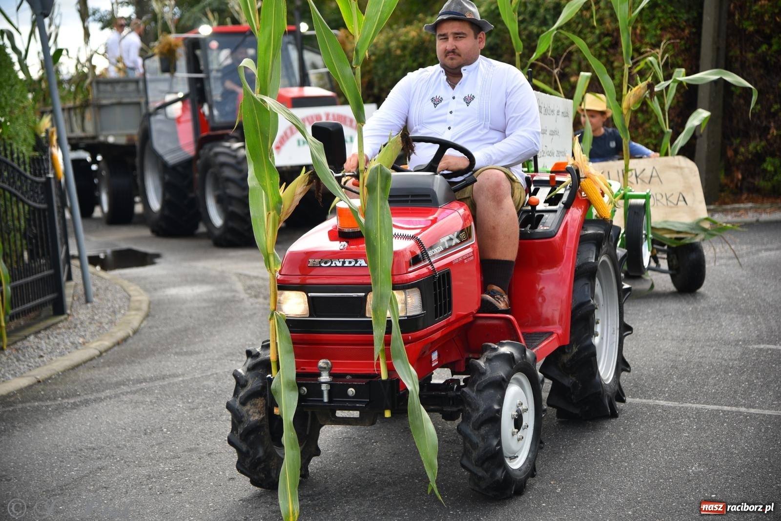 Zdjęcie w galerii na portalu naszraciborz.pl: Dożynkowy korowód wrócił do Zabełkowa [FOTO i WIDEO] wiadomości z regionu