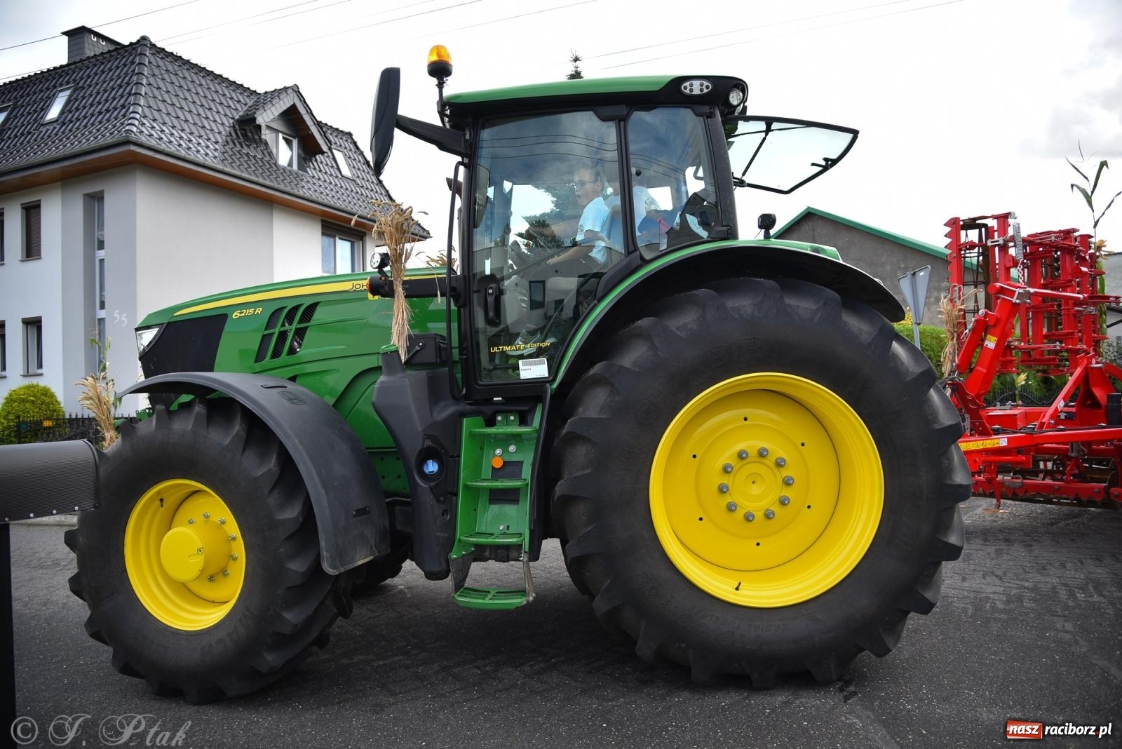 Zdjęcie w galerii na portalu naszraciborz.pl: Dożynkowy korowód wrócił do Zabełkowa [FOTO i WIDEO] wiadomości z regionu