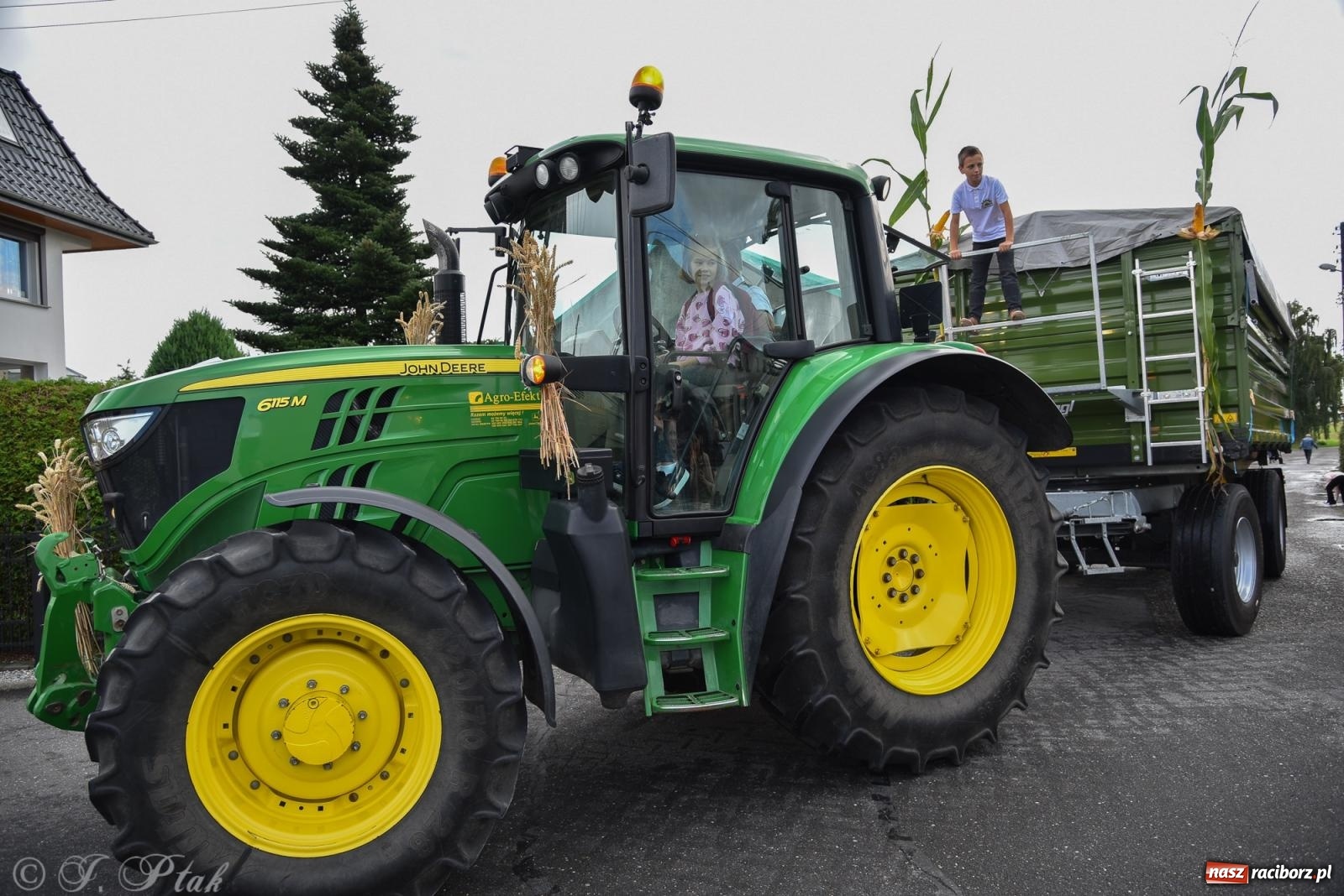 Zdjęcie w galerii na portalu naszraciborz.pl: Dożynkowy korowód wrócił do Zabełkowa [FOTO i WIDEO] wiadomości z regionu