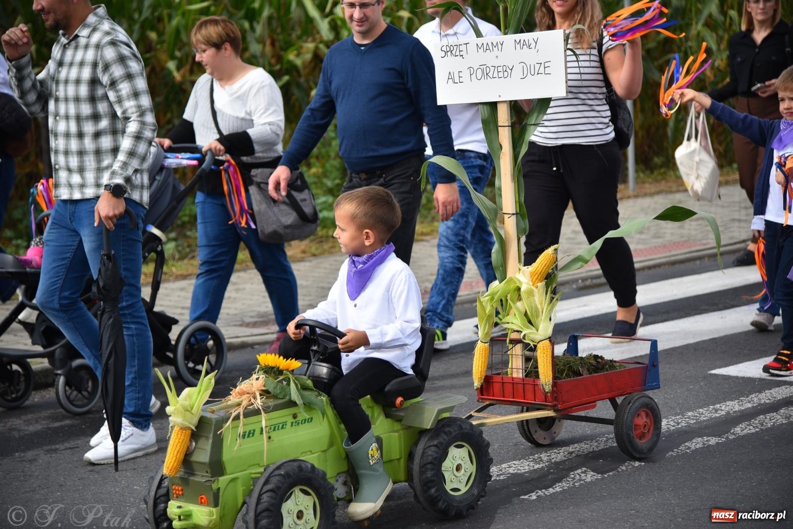 Zdjęcie w galerii na portalu naszraciborz.pl: Dożynkowy korowód wrócił do Zabełkowa [FOTO i WIDEO] wiadomości z regionu