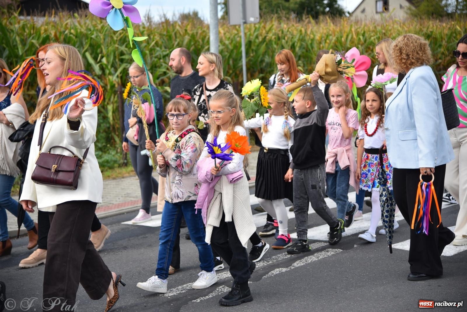 Zdjęcie w galerii na portalu naszraciborz.pl: Dożynkowy korowód wrócił do Zabełkowa [FOTO i WIDEO] wiadomości z regionu