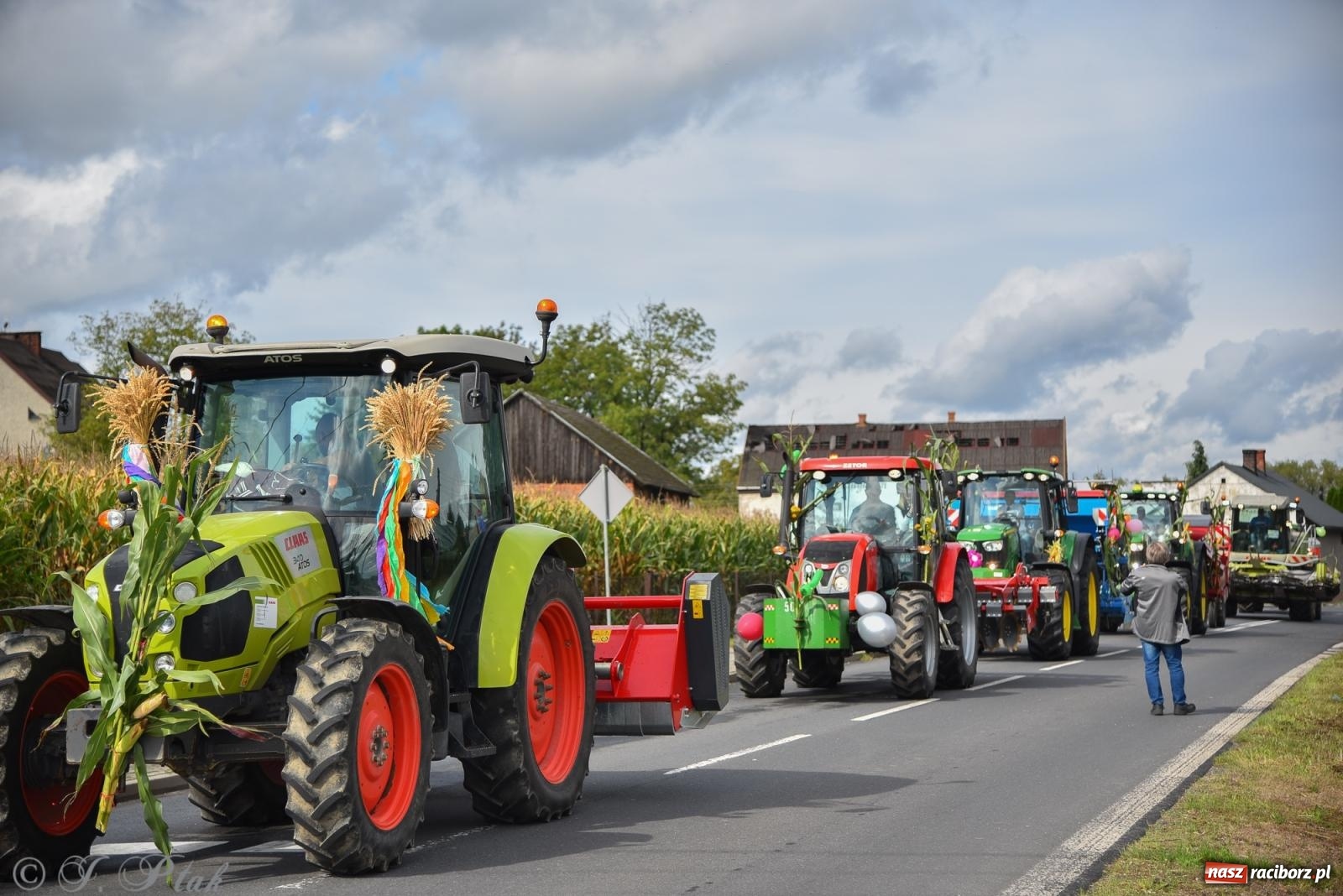 Zdjęcie w galerii na portalu naszraciborz.pl: Dożynkowy korowód wrócił do Zabełkowa [FOTO i WIDEO] wiadomości z regionu
