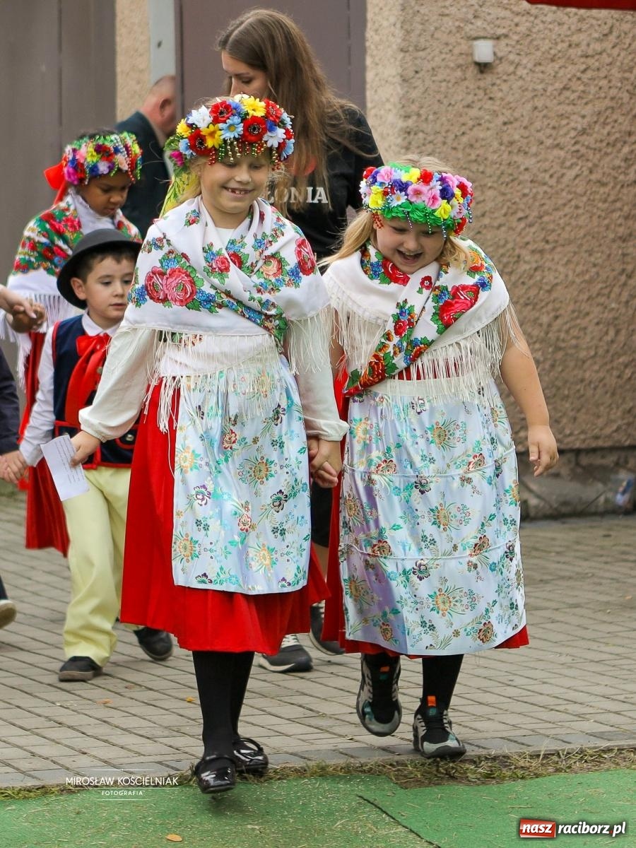 Zdjęcie w galerii na portalu naszraciborz.pl: Płonia świętuje razem – piknik Łączymy pokolenia, pielęgnujemy tradycje wiadomości z regionu