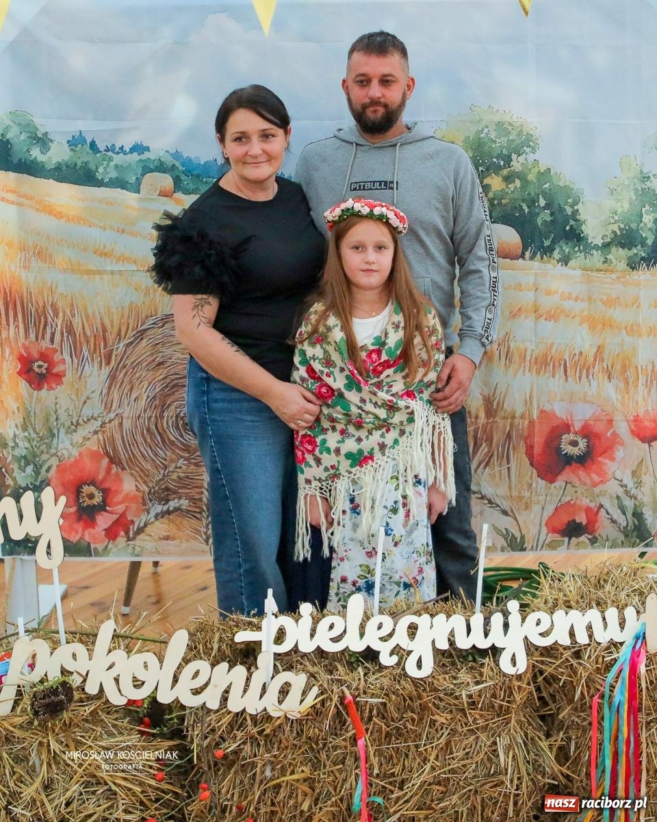 Zdjęcie w galerii na portalu naszraciborz.pl: Płonia świętuje razem – piknik Łączymy pokolenia, pielęgnujemy tradycje wiadomości z regionu