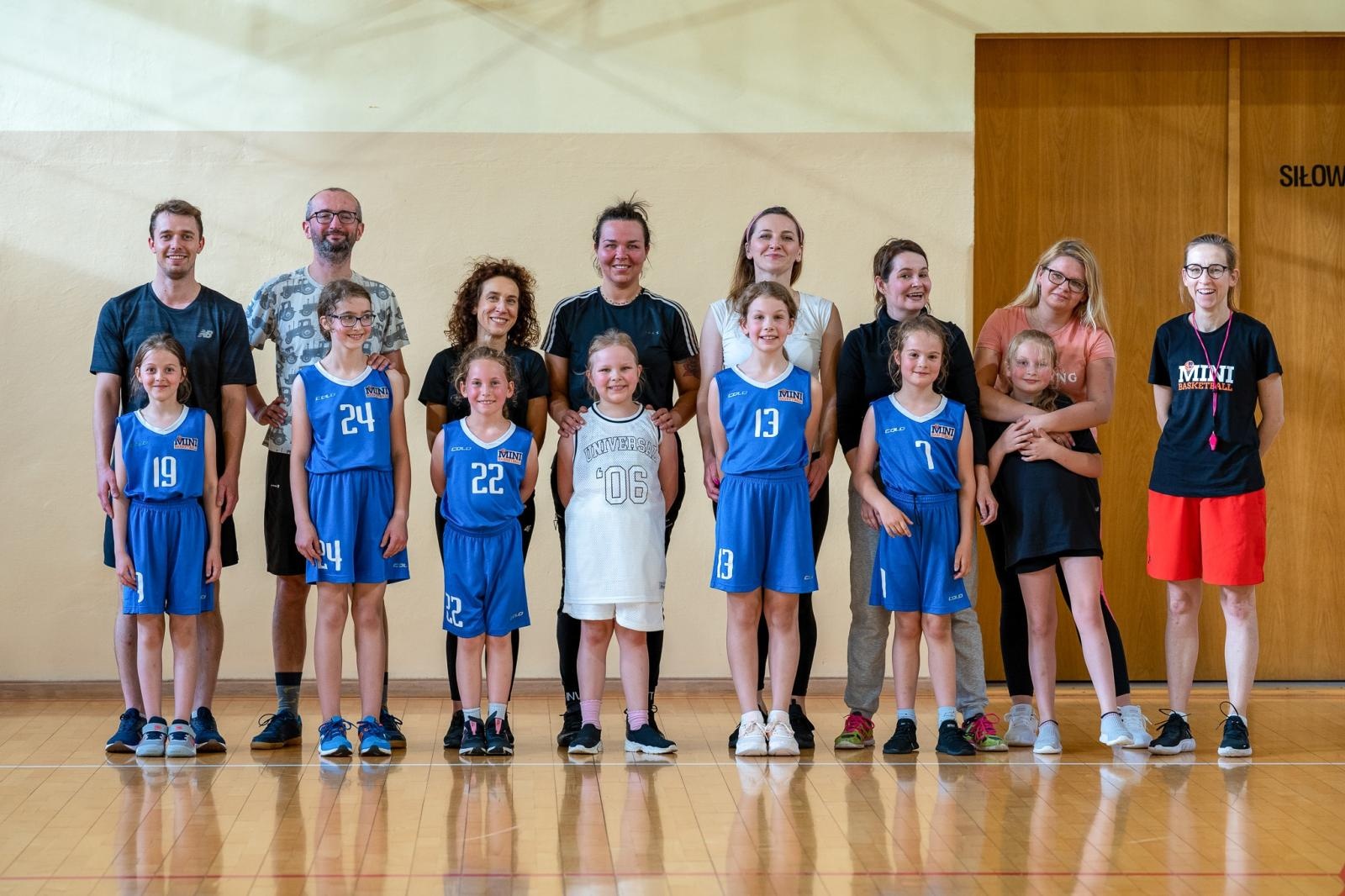 Zdjęcie w galerii na portalu naszraciborz.pl: Treningi pełne radości i energii – MiniBasketball zaprasza dzieci i młodzież! wiadomości z regionu