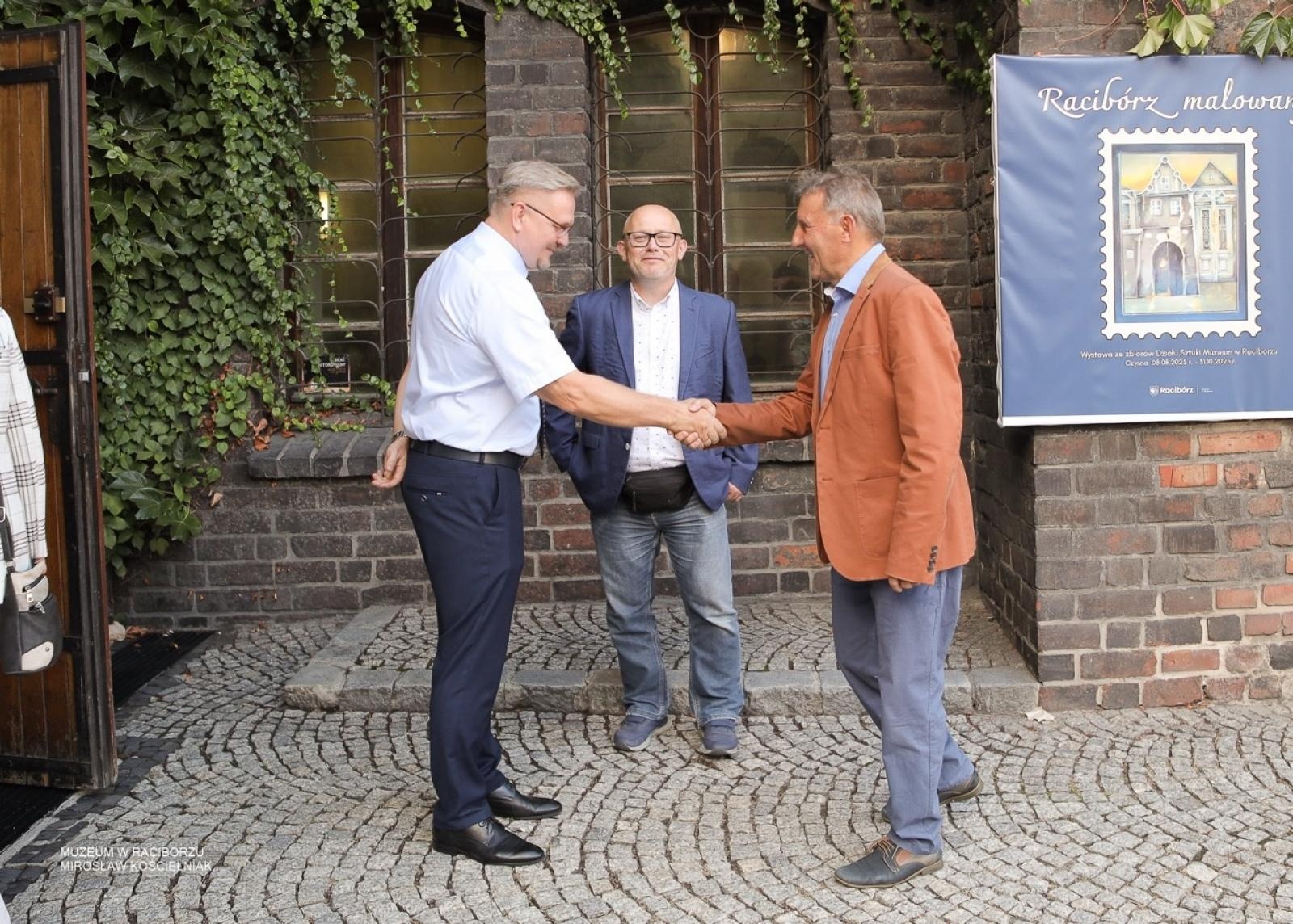 Zdjęcie w galerii na portalu naszraciborz.pl: W Muzeum w Raciborzu o pamięci i historii: szczegółowa inwentaryzacja pomników poległych wiadomości z regionu