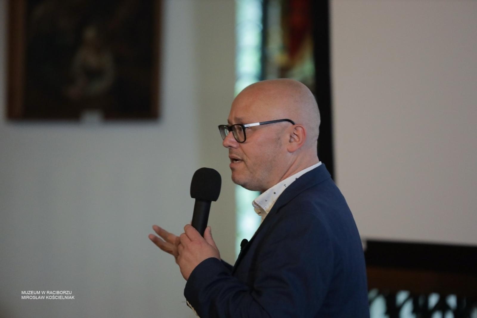 Zdjęcie w galerii na portalu naszraciborz.pl: W Muzeum w Raciborzu o pamięci i historii: szczegółowa inwentaryzacja pomników poległych wiadomości z regionu