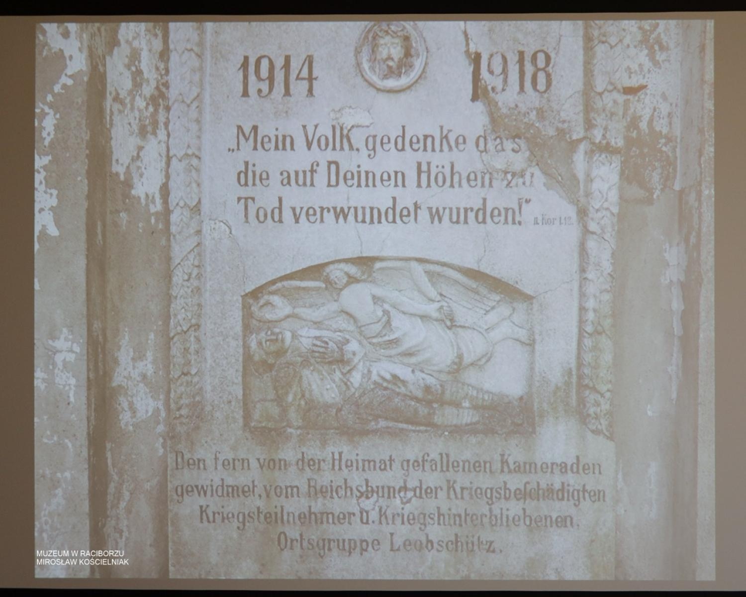 Zdjęcie w galerii na portalu naszraciborz.pl: W Muzeum w Raciborzu o pamięci i historii: szczegółowa inwentaryzacja pomników poległych wiadomości z regionu