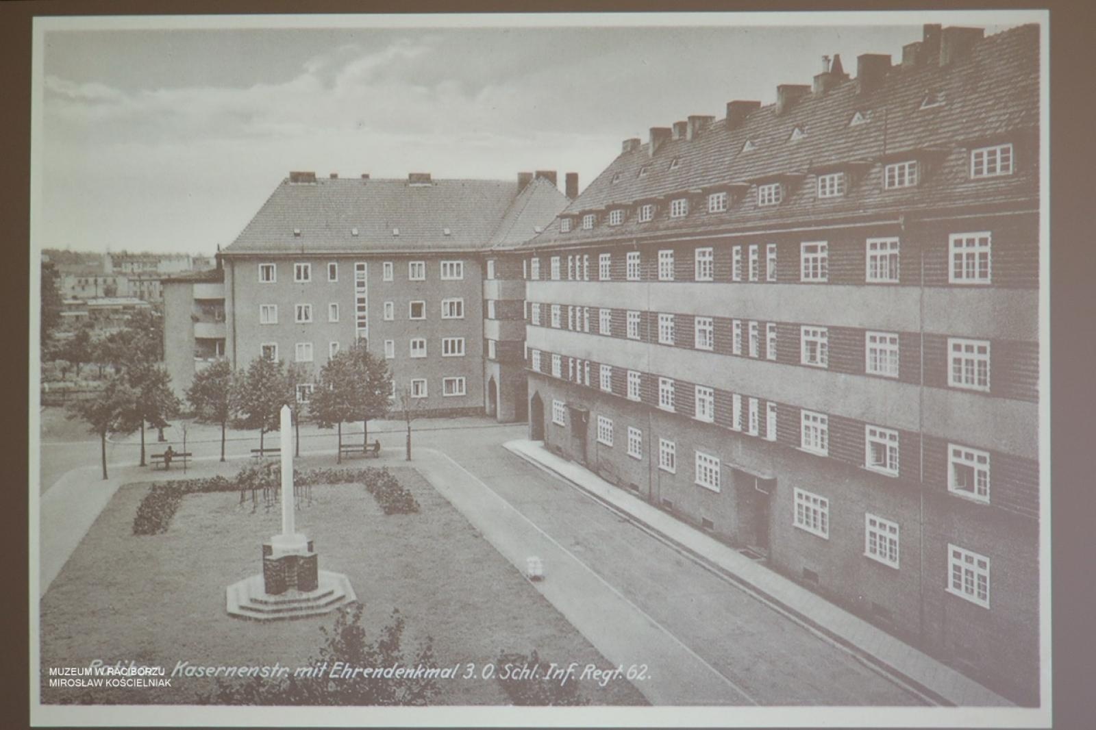 Zdjęcie w galerii na portalu naszraciborz.pl: W Muzeum w Raciborzu o pamięci i historii: szczegółowa inwentaryzacja pomników poległych wiadomości z regionu