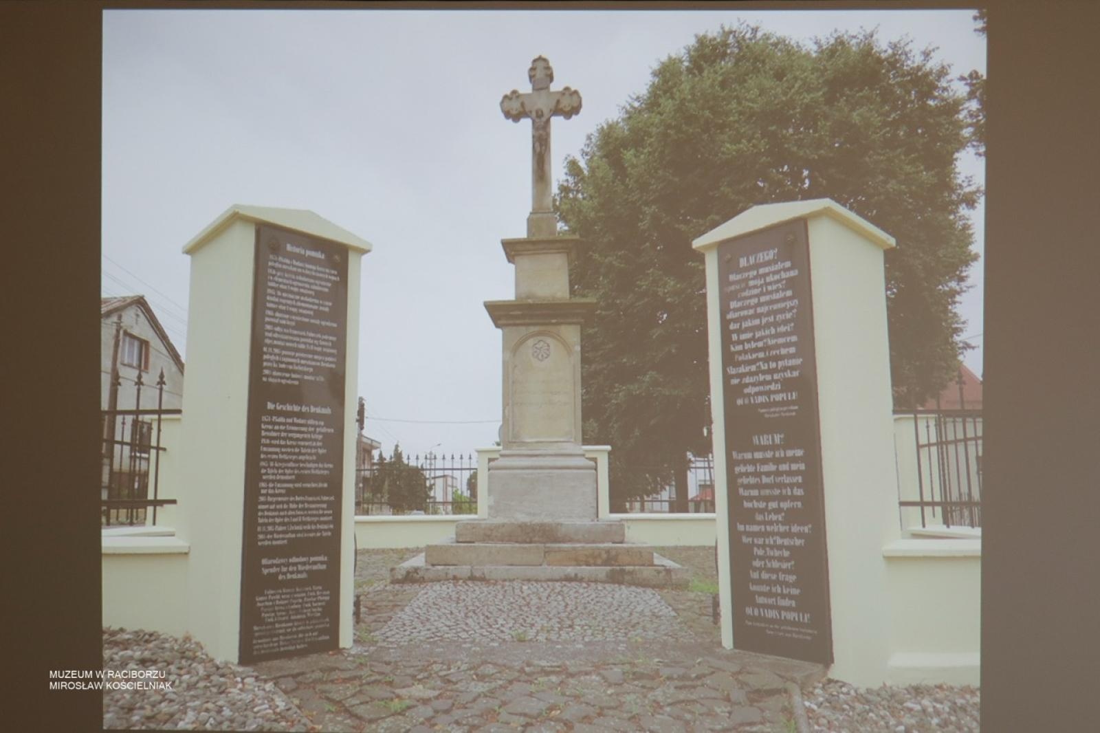 Zdjęcie w galerii na portalu naszraciborz.pl: W Muzeum w Raciborzu o pamięci i historii: szczegółowa inwentaryzacja pomników poległych wiadomości z regionu