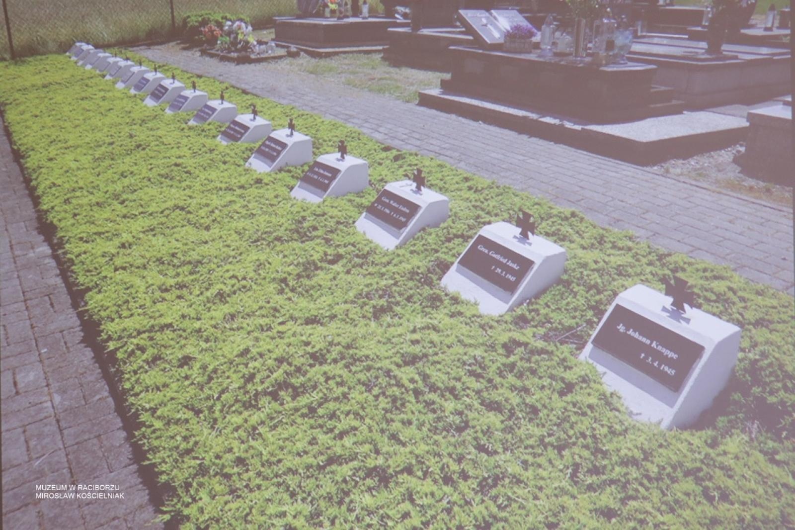 Zdjęcie w galerii na portalu naszraciborz.pl: W Muzeum w Raciborzu o pamięci i historii: szczegółowa inwentaryzacja pomników poległych wiadomości z regionu