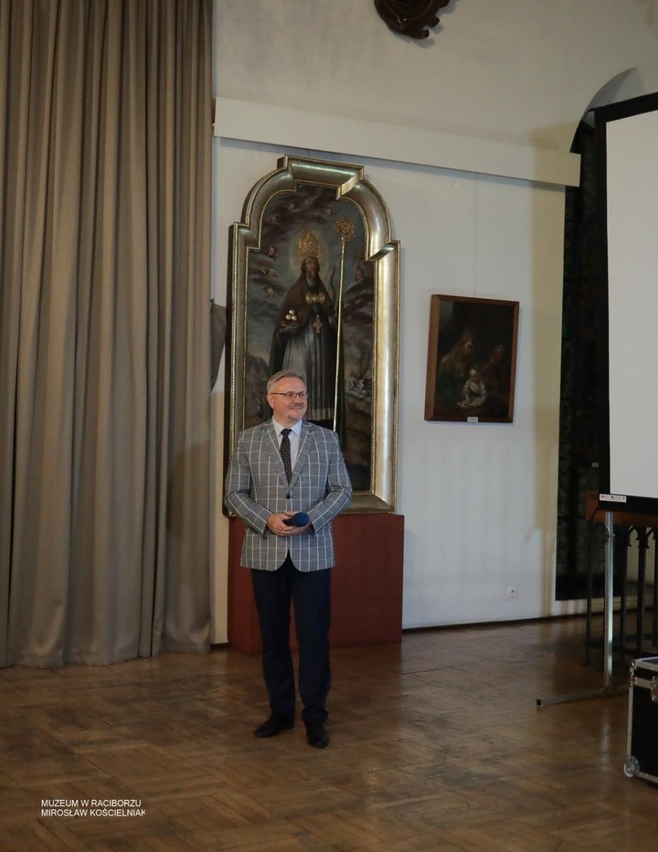 Zdjęcie w galerii na portalu naszraciborz.pl: W Muzeum w Raciborzu o pamięci i historii: szczegółowa inwentaryzacja pomników poległych wiadomości z regionu