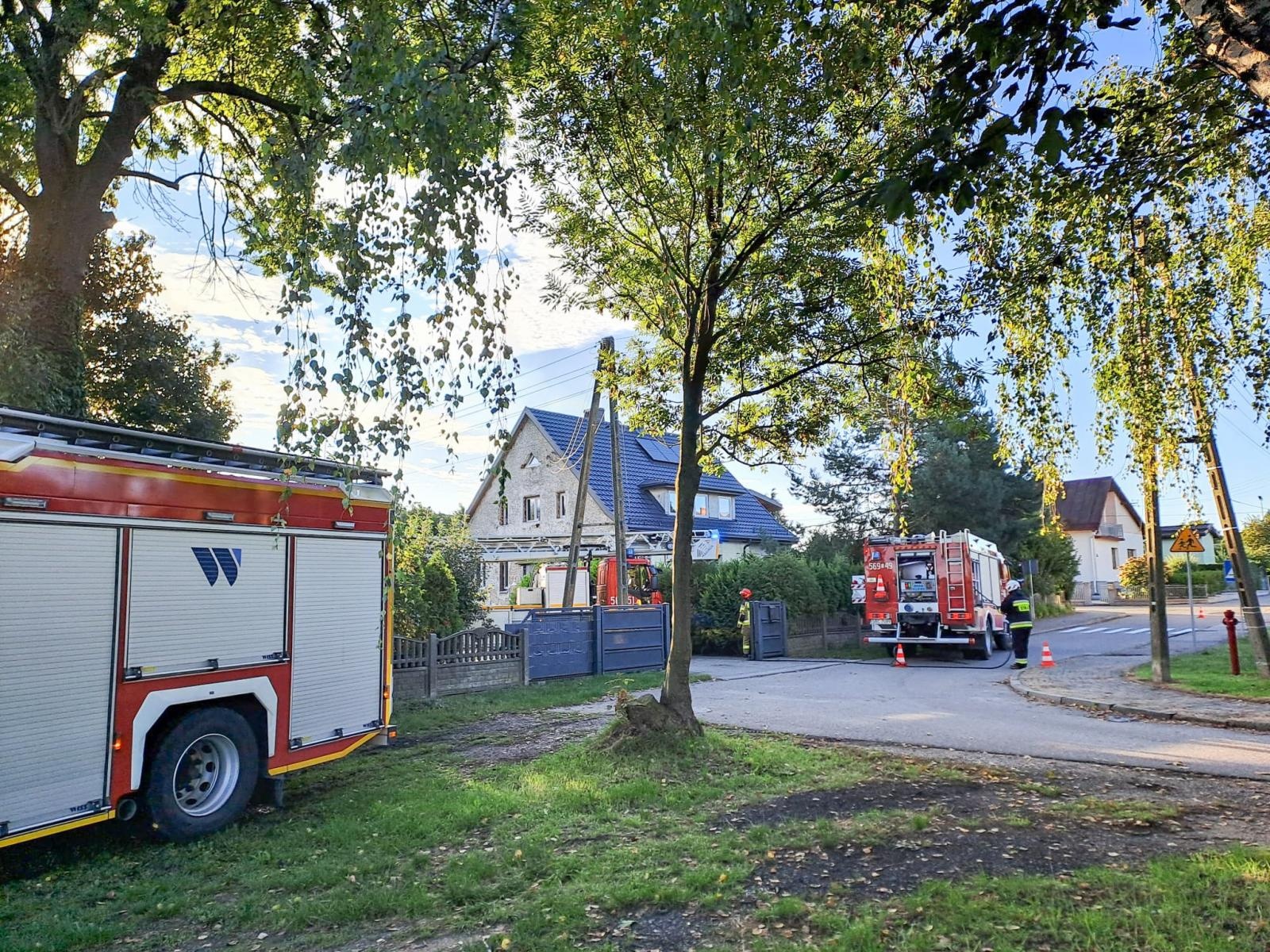 Zdjęcie w galerii na portalu naszraciborz.pl: Strażacy z powiatu raciborskiego w akcji – od pożaru sadzy po ratunek na ulicy wiadomości z regionu