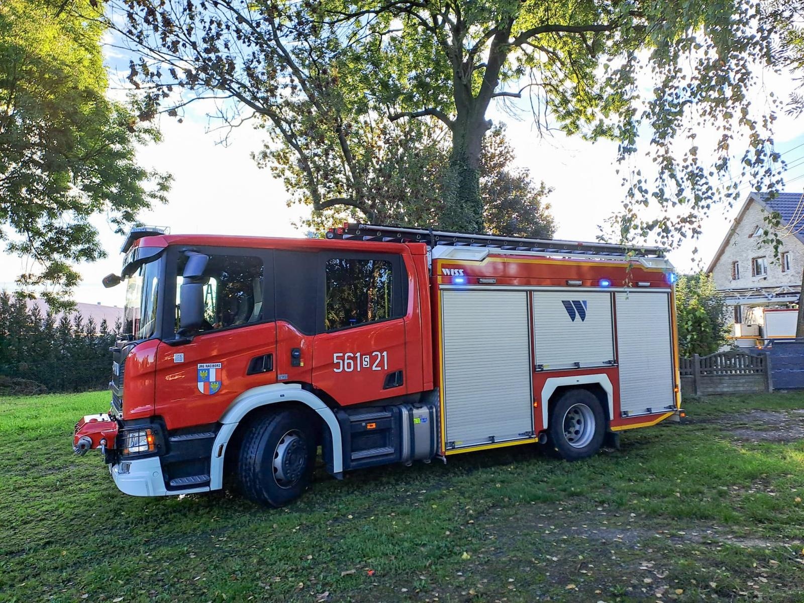 Zdjęcie w galerii na portalu naszraciborz.pl: Strażacy z powiatu raciborskiego w akcji – od pożaru sadzy po ratunek na ulicy wiadomości z regionu