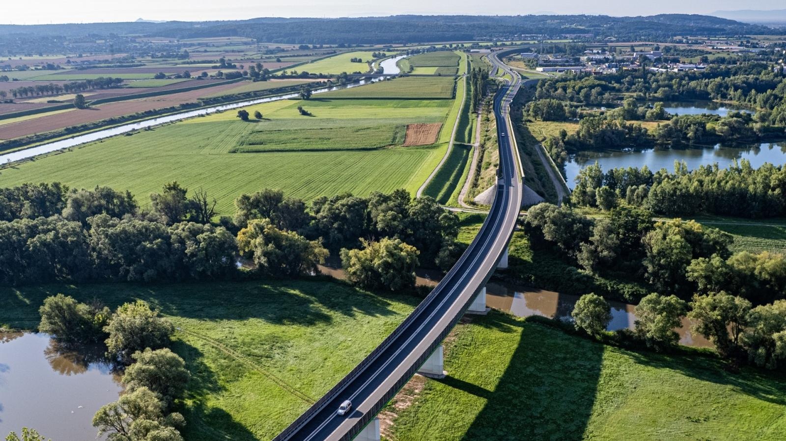 Zdjęcie w galerii na portalu naszraciborz.pl: Droga Racibórz–Pszczyna coraz bliżej. Podpisano umowę na dokumentację dla etapu III wiadomości z regionu