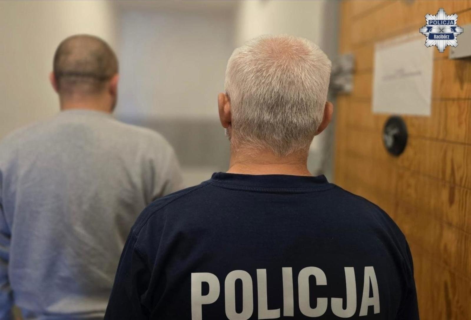 Zdjęcie w galerii na portalu naszraciborz.pl: Brutalna napaść na pracownika baru w Raciborzu. Policja zatrzymała sprawców wiadomości z regionu