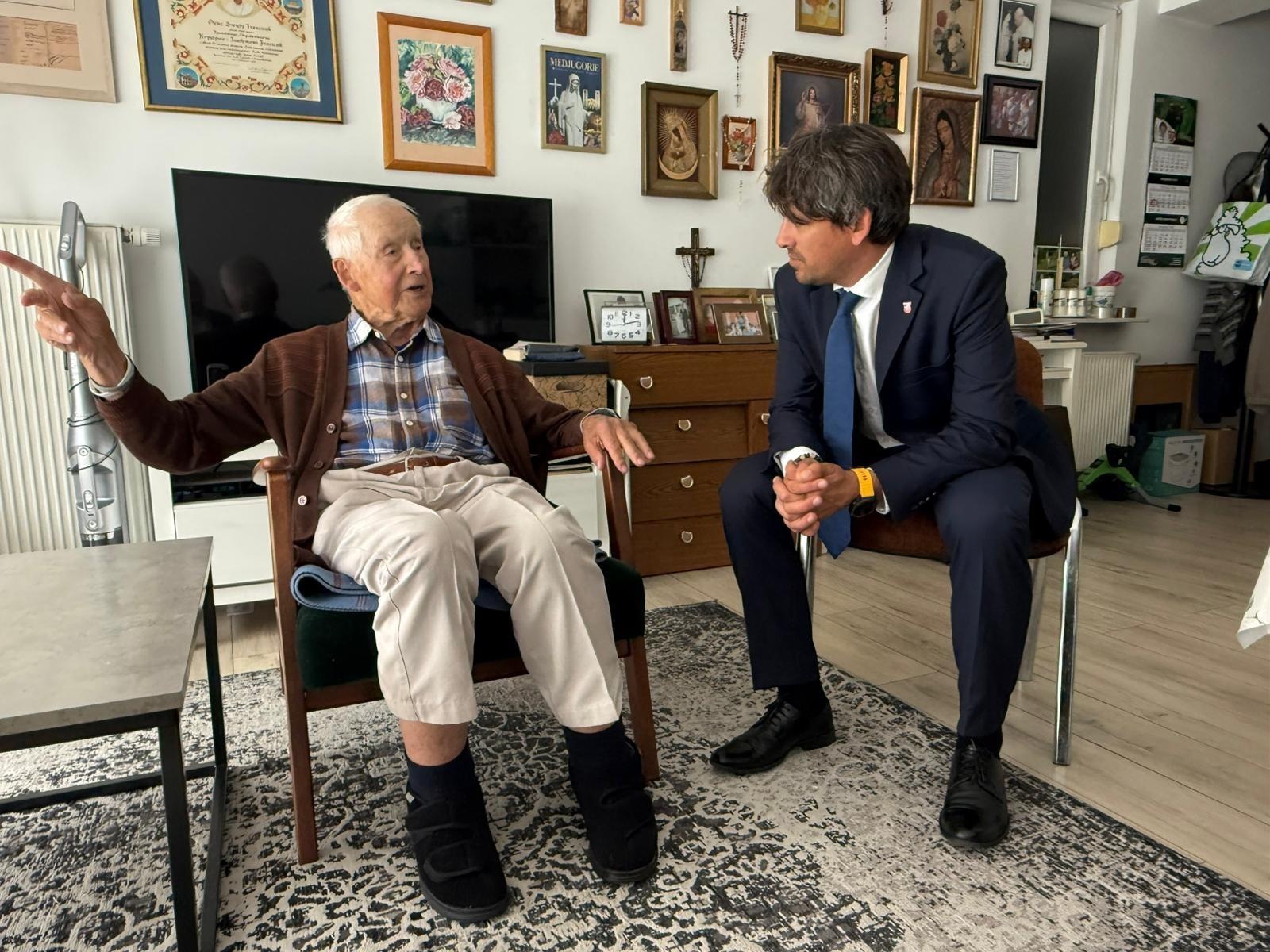 Zdjęcie w galerii na portalu naszraciborz.pl: 100. urodziny Joachima Franiczka – piękny jubileusz w Raciborzu wiadomości z regionu