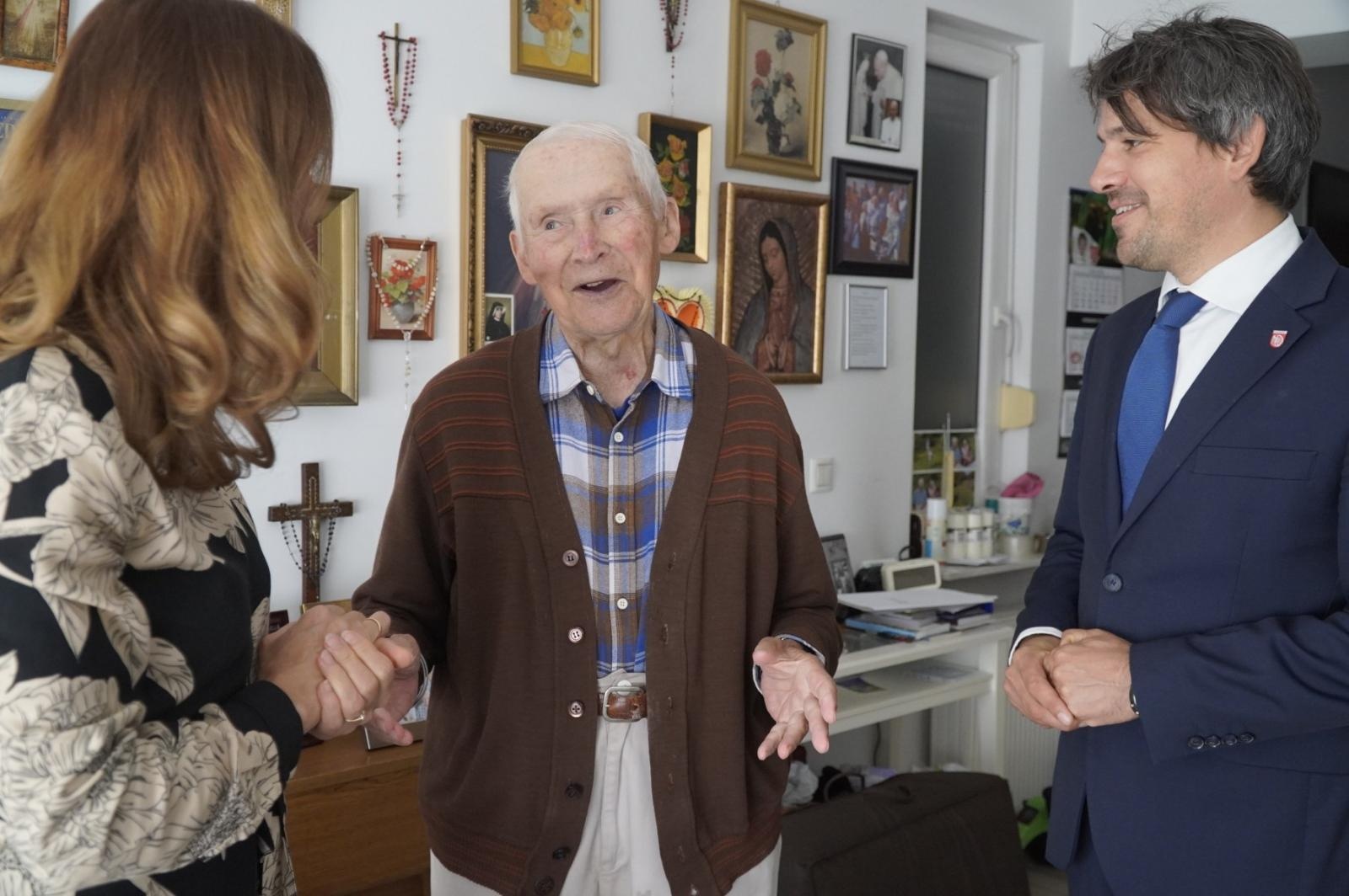 Zdjęcie w galerii na portalu naszraciborz.pl: 100. urodziny Joachima Franiczka – piękny jubileusz w Raciborzu wiadomości z regionu