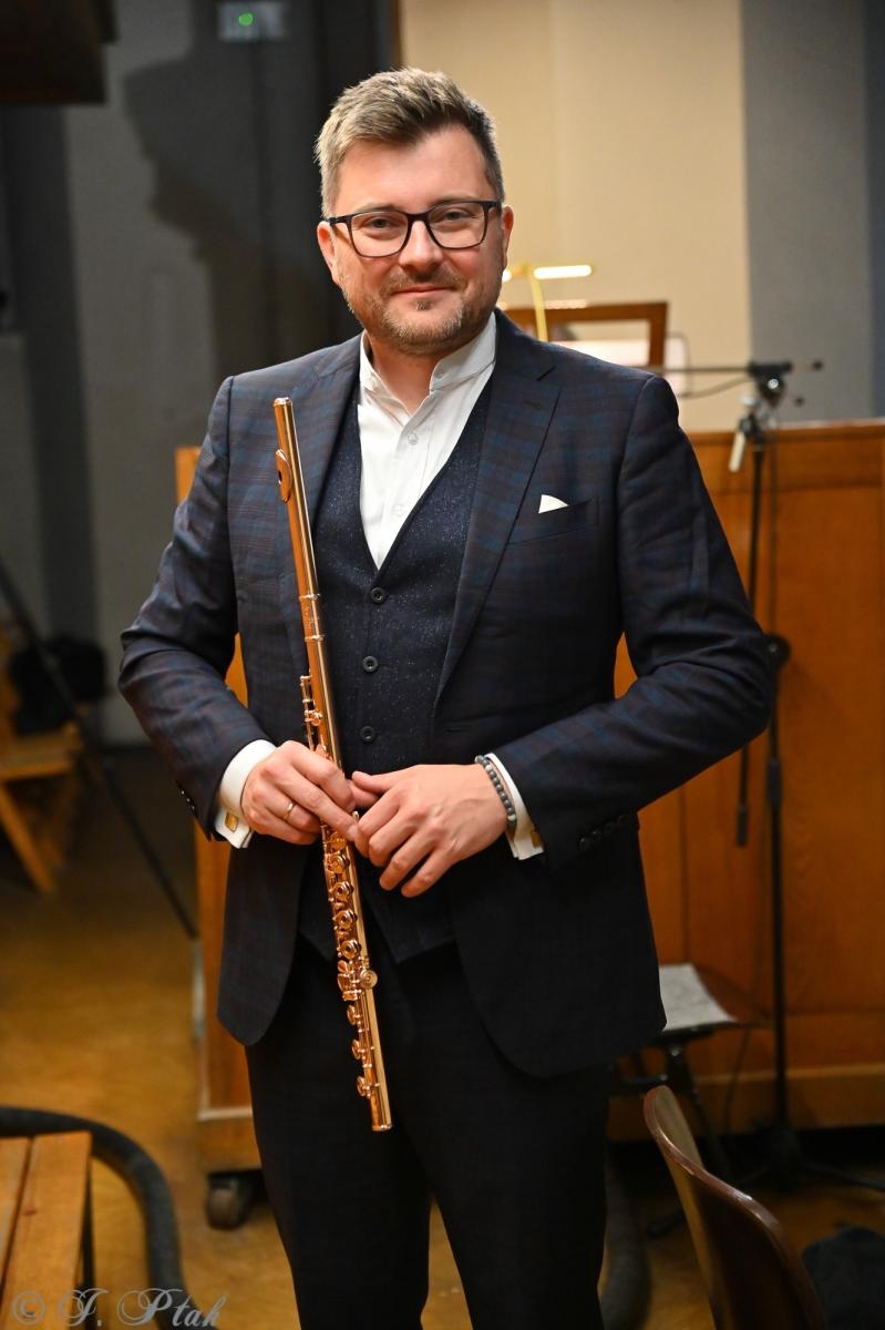 Zdjęcie w galerii na portalu naszraciborz.pl: Wielki duet w raciborskiej farze – Perucki i Długosz w blasku muzyki wiadomości z regionu