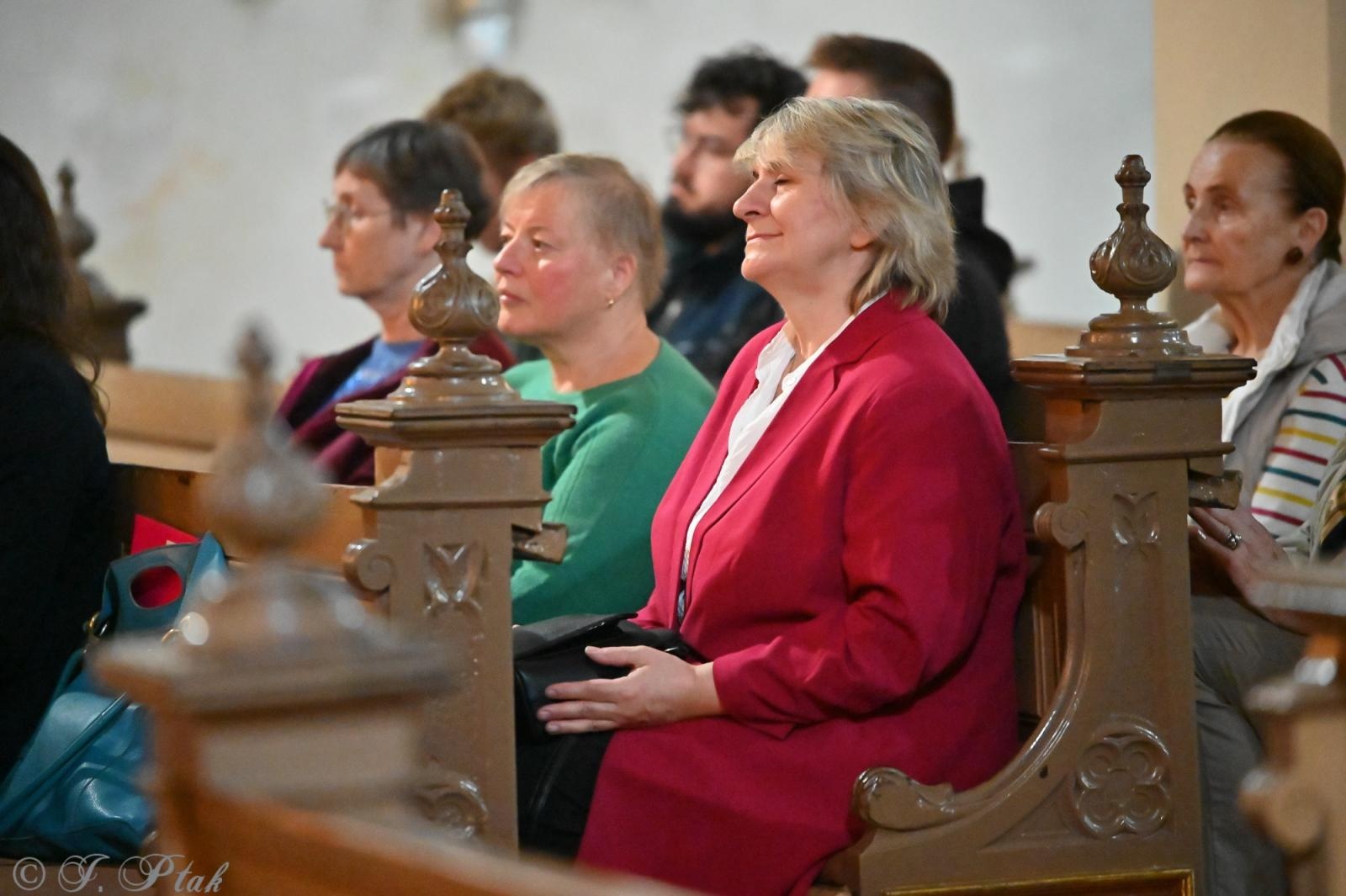 Zdjęcie w galerii na portalu naszraciborz.pl: Wielki duet w raciborskiej farze – Perucki i Długosz w blasku muzyki wiadomości z regionu