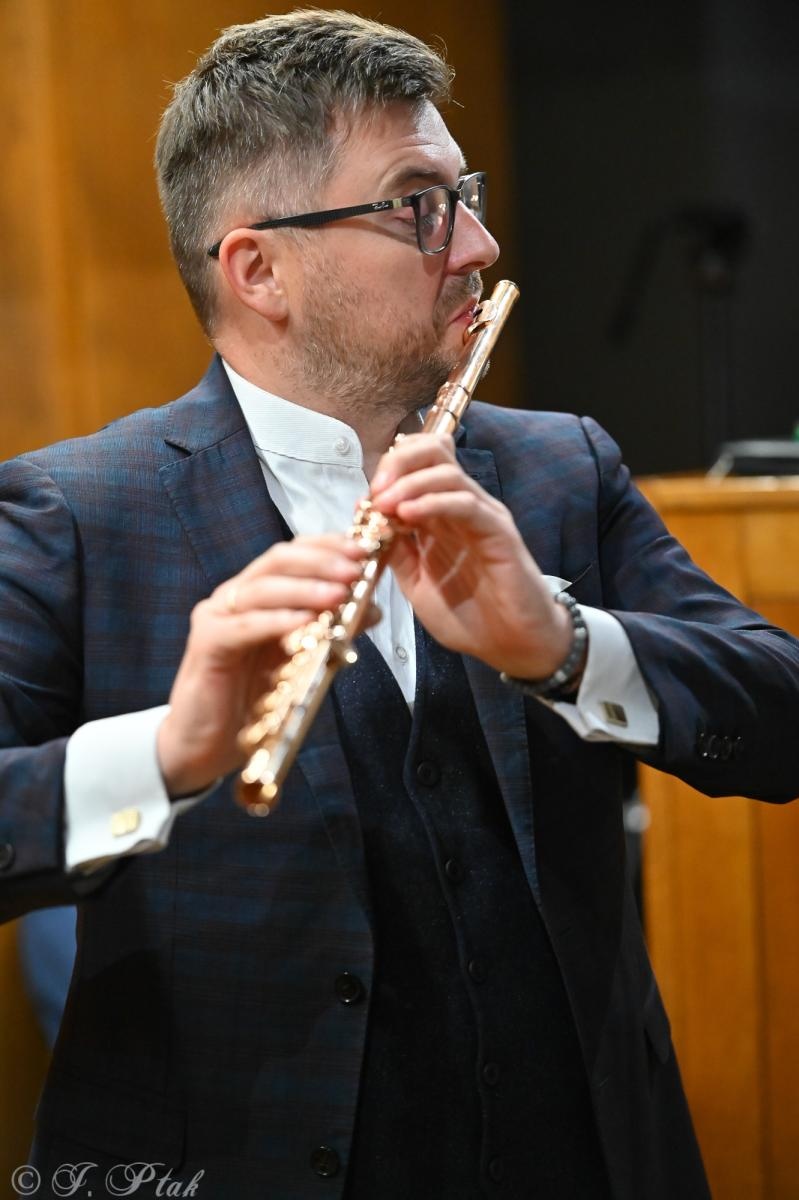 Zdjęcie w galerii na portalu naszraciborz.pl: Wielki duet w raciborskiej farze – Perucki i Długosz w blasku muzyki wiadomości z regionu