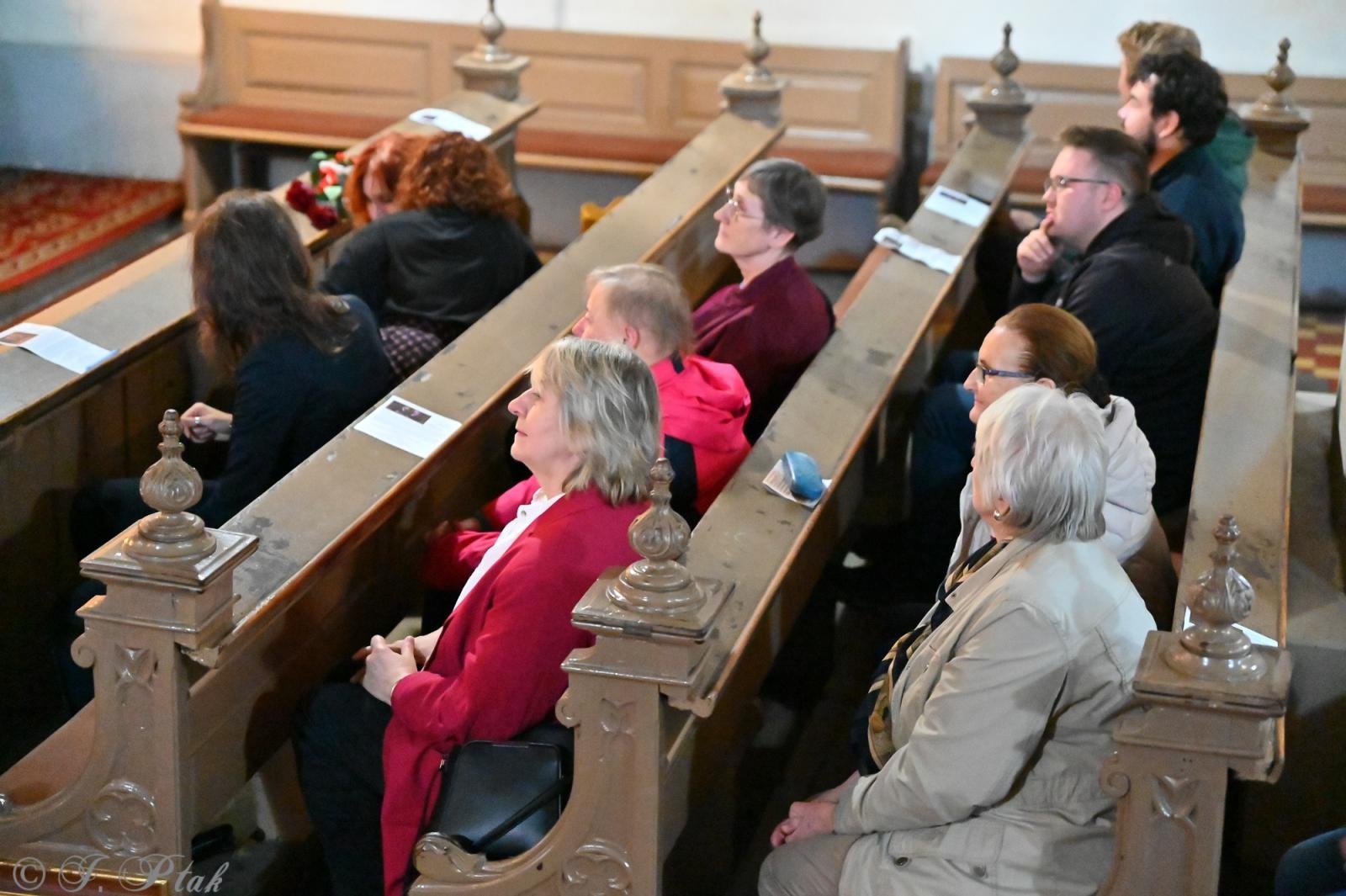 Zdjęcie w galerii na portalu naszraciborz.pl: Wielki duet w raciborskiej farze – Perucki i Długosz w blasku muzyki wiadomości z regionu