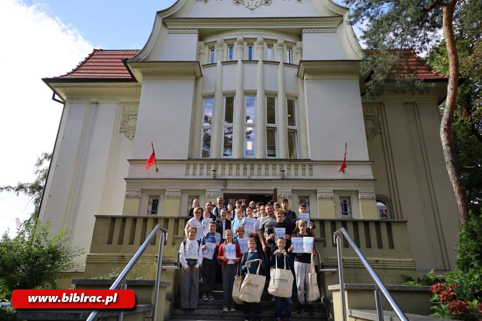 Zdjęcie w galerii na portalu naszraciborz.pl: Konkurs Wiedzy o Ruchu Drogowym w raciborskiej bibliotece wiadomości z regionu