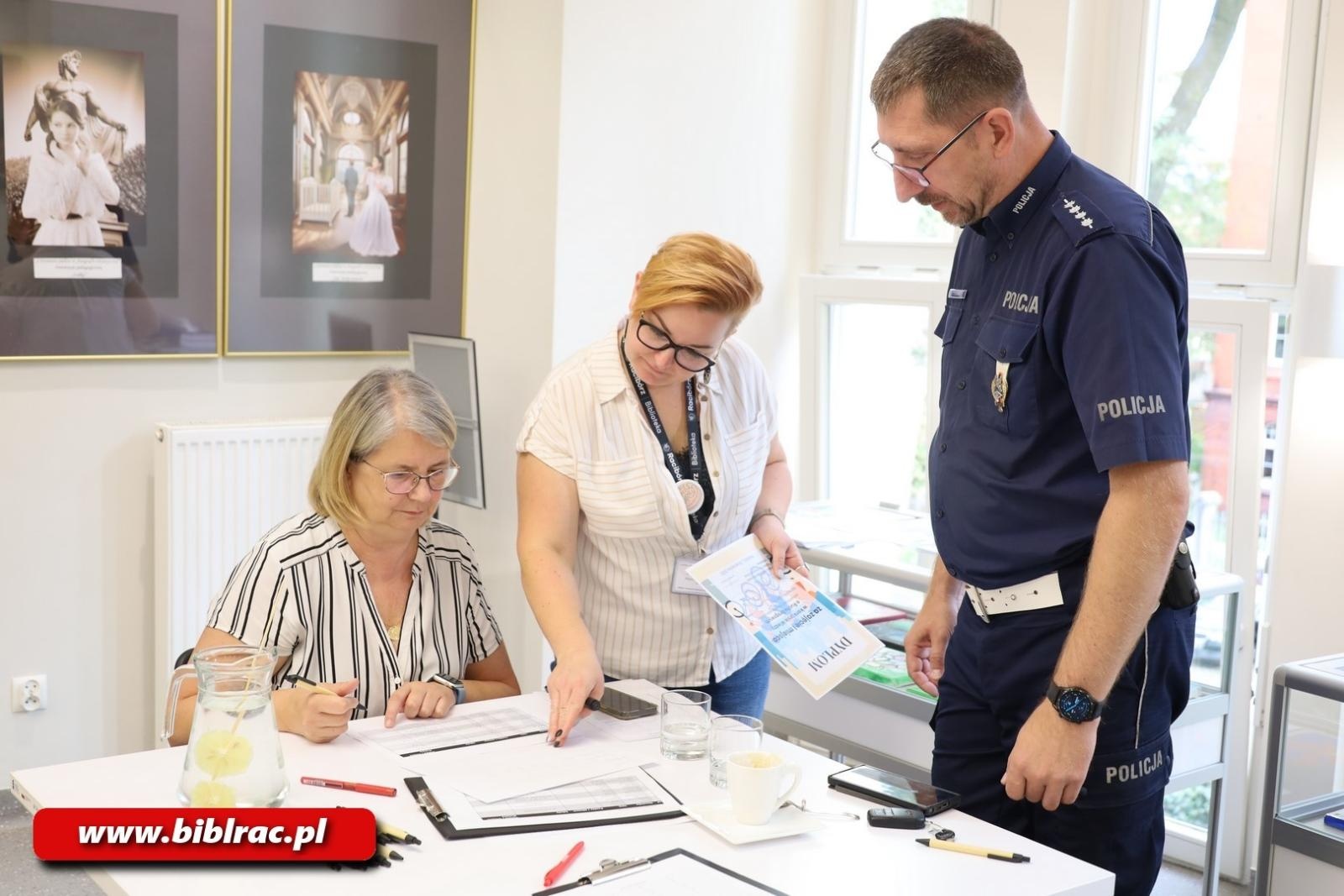 Zdjęcie w galerii na portalu naszraciborz.pl: Konkurs Wiedzy o Ruchu Drogowym w raciborskiej bibliotece wiadomości z regionu