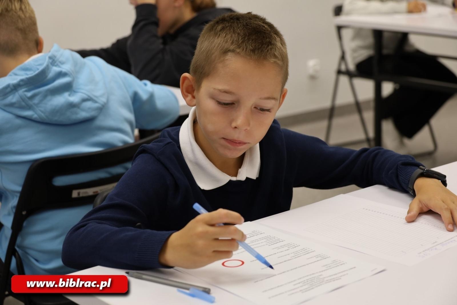 Zdjęcie w galerii na portalu naszraciborz.pl: Konkurs Wiedzy o Ruchu Drogowym w raciborskiej bibliotece wiadomości z regionu