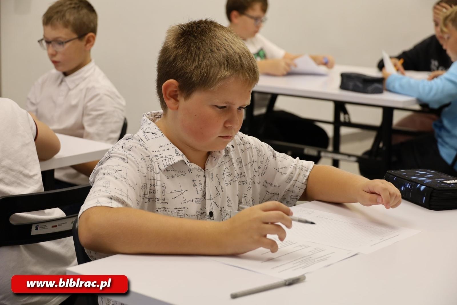 Zdjęcie w galerii na portalu naszraciborz.pl: Konkurs Wiedzy o Ruchu Drogowym w raciborskiej bibliotece wiadomości z regionu