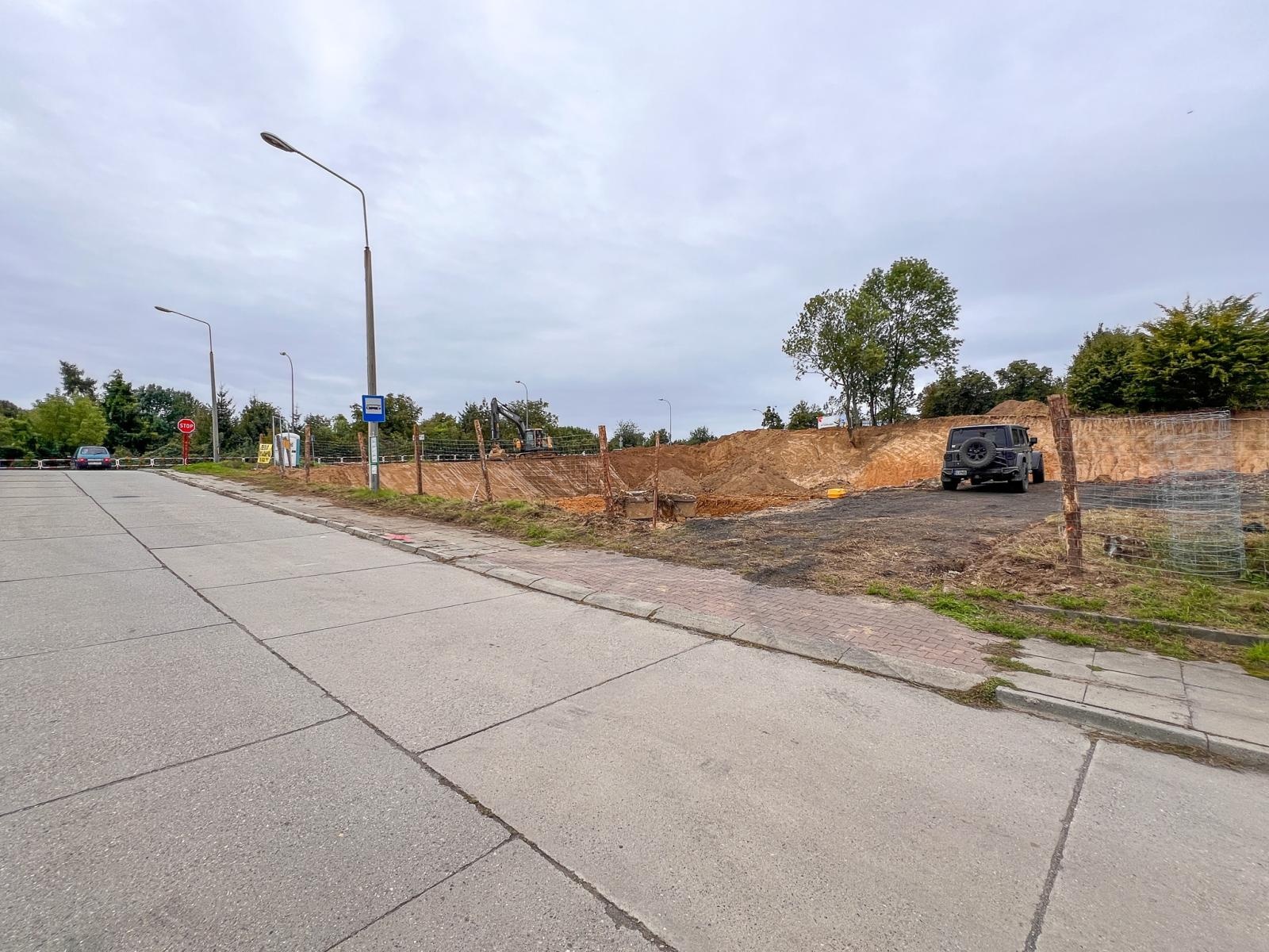 Zdjęcie w galerii na portalu naszraciborz.pl: W Raciborzu ruszyła budowa nowego marketu [FOTO] wiadomości z regionu