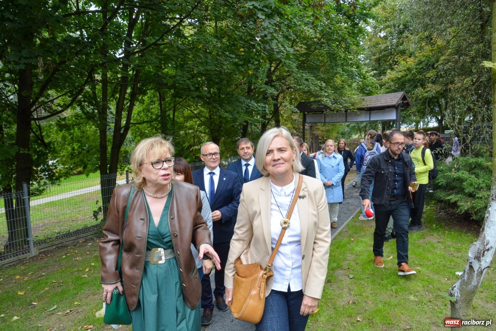 Zdjęcie w galerii na portalu naszraciborz.pl: Dziedzictwo Leona Mludka rozkwita – Pietrowice Wielkie z Zielonym Arboretum dzięki WFOŚiGW wiadomości z regionu