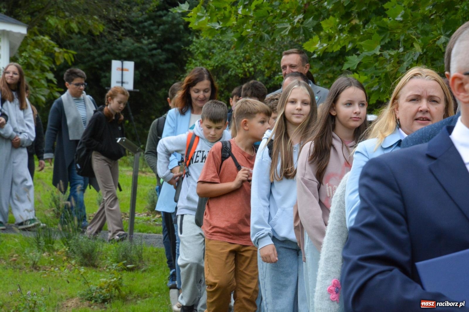 Zdjęcie w galerii na portalu naszraciborz.pl: Dziedzictwo Leona Mludka rozkwita – Pietrowice Wielkie z Zielonym Arboretum dzięki WFOŚiGW wiadomości z regionu