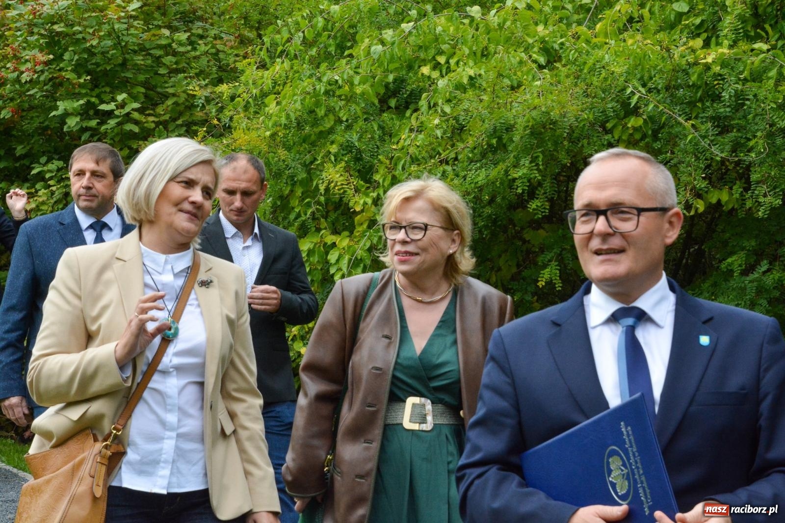 Zdjęcie w galerii na portalu naszraciborz.pl: Dziedzictwo Leona Mludka rozkwita – Pietrowice Wielkie z Zielonym Arboretum dzięki WFOŚiGW wiadomości z regionu