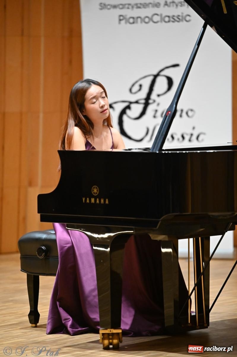 Zdjęcie w galerii na portalu naszraciborz.pl: Lily Phee zagrała w Raciborzu w ramach Międzynarodowego Festiwalu Pianistycznego wiadomości z regionu