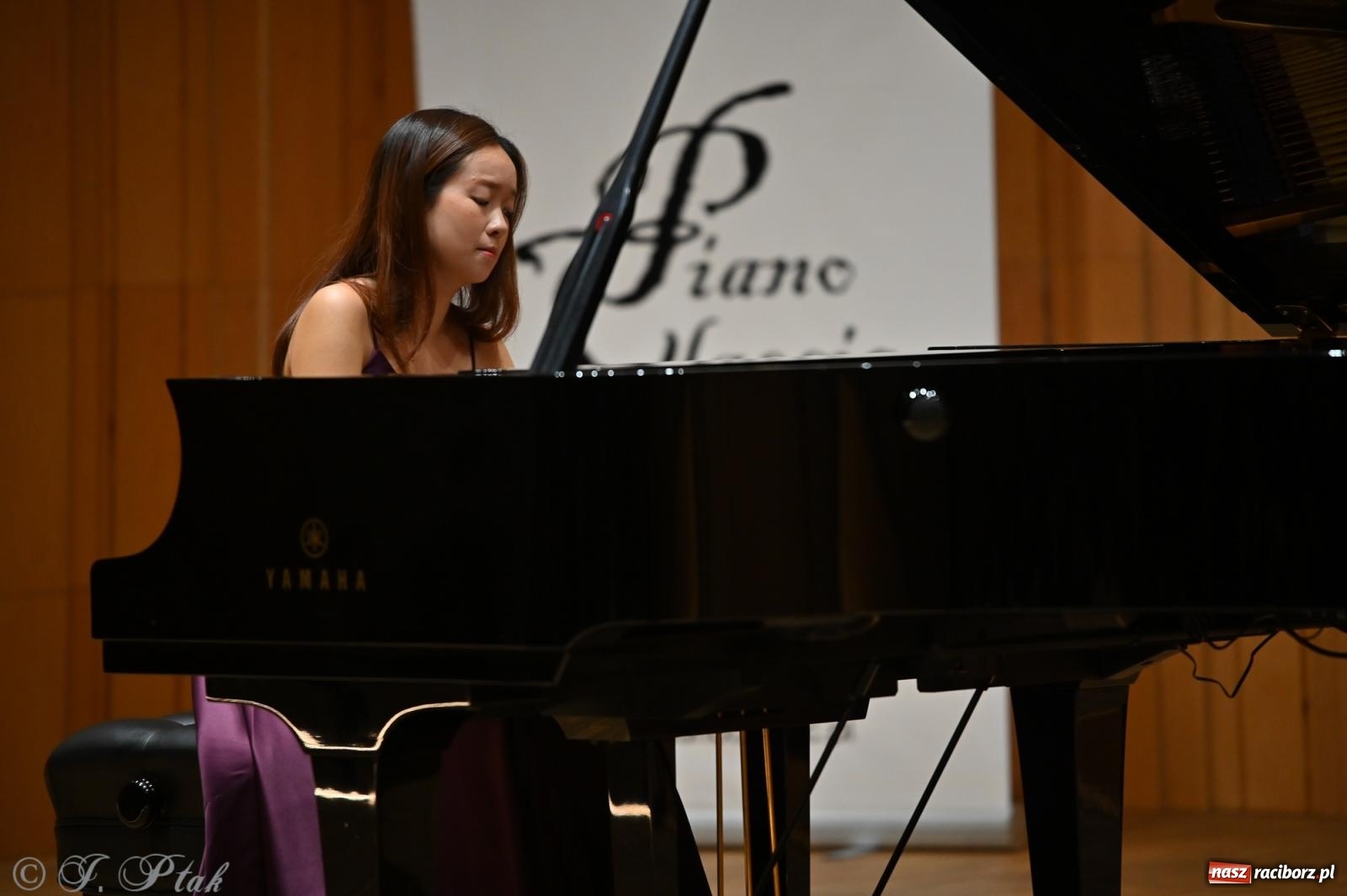 Zdjęcie w galerii na portalu naszraciborz.pl: Lily Phee zagrała w Raciborzu w ramach Międzynarodowego Festiwalu Pianistycznego wiadomości z regionu