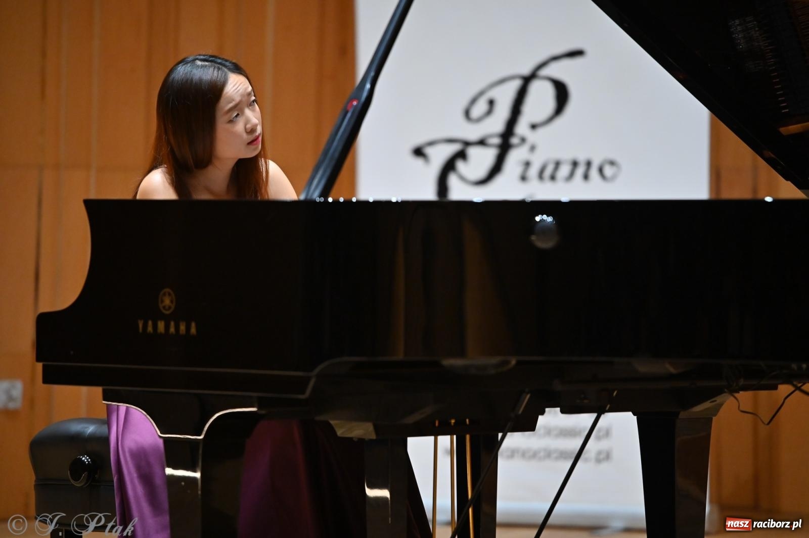 Zdjęcie w galerii na portalu naszraciborz.pl: Lily Phee zagrała w Raciborzu w ramach Międzynarodowego Festiwalu Pianistycznego wiadomości z regionu