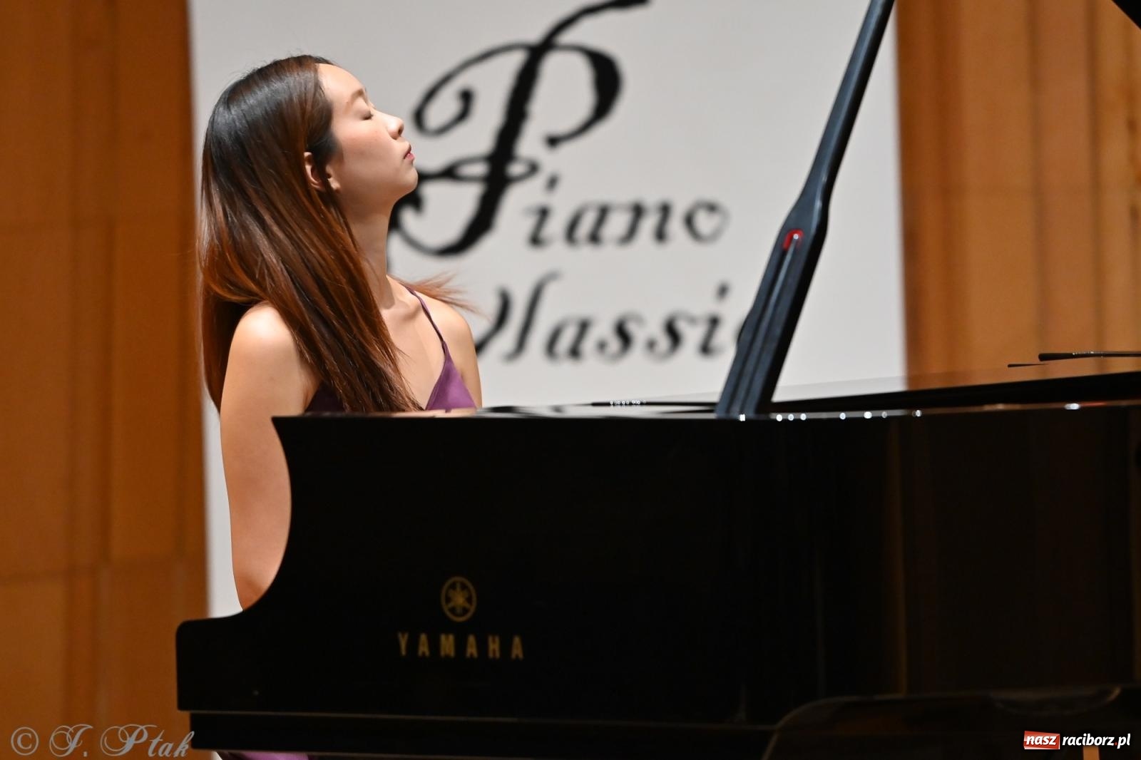 Zdjęcie w galerii na portalu naszraciborz.pl: Lily Phee zagrała w Raciborzu w ramach Międzynarodowego Festiwalu Pianistycznego wiadomości z regionu