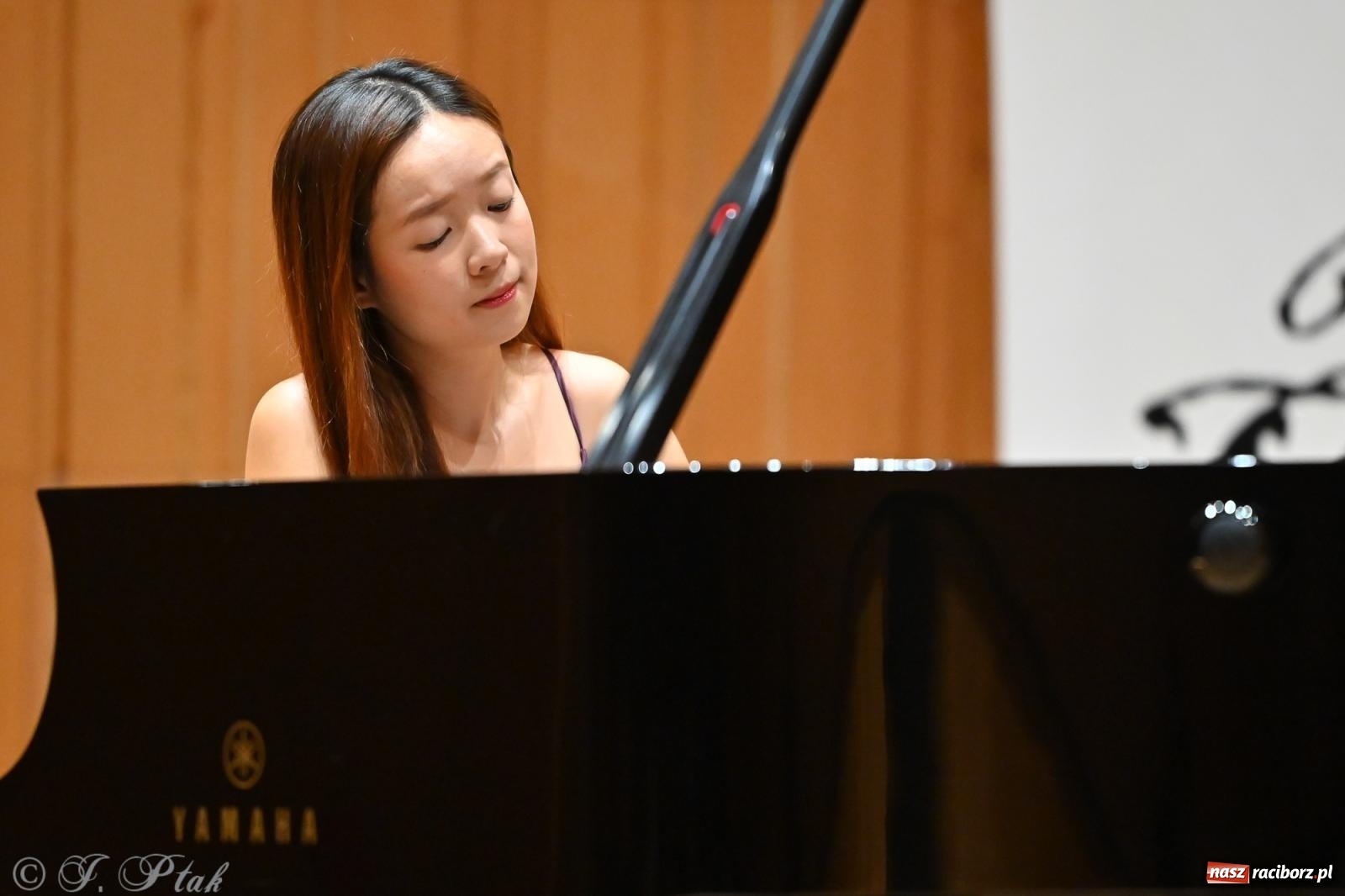 Zdjęcie w galerii na portalu naszraciborz.pl: Lily Phee zagrała w Raciborzu w ramach Międzynarodowego Festiwalu Pianistycznego wiadomości z regionu