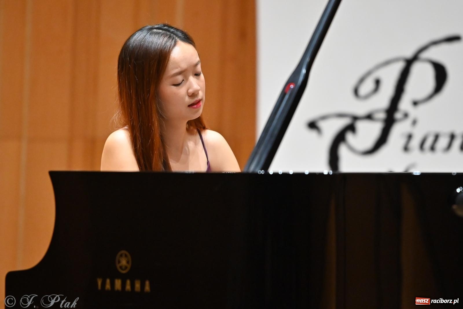 Zdjęcie w galerii na portalu naszraciborz.pl: Lily Phee zagrała w Raciborzu w ramach Międzynarodowego Festiwalu Pianistycznego wiadomości z regionu