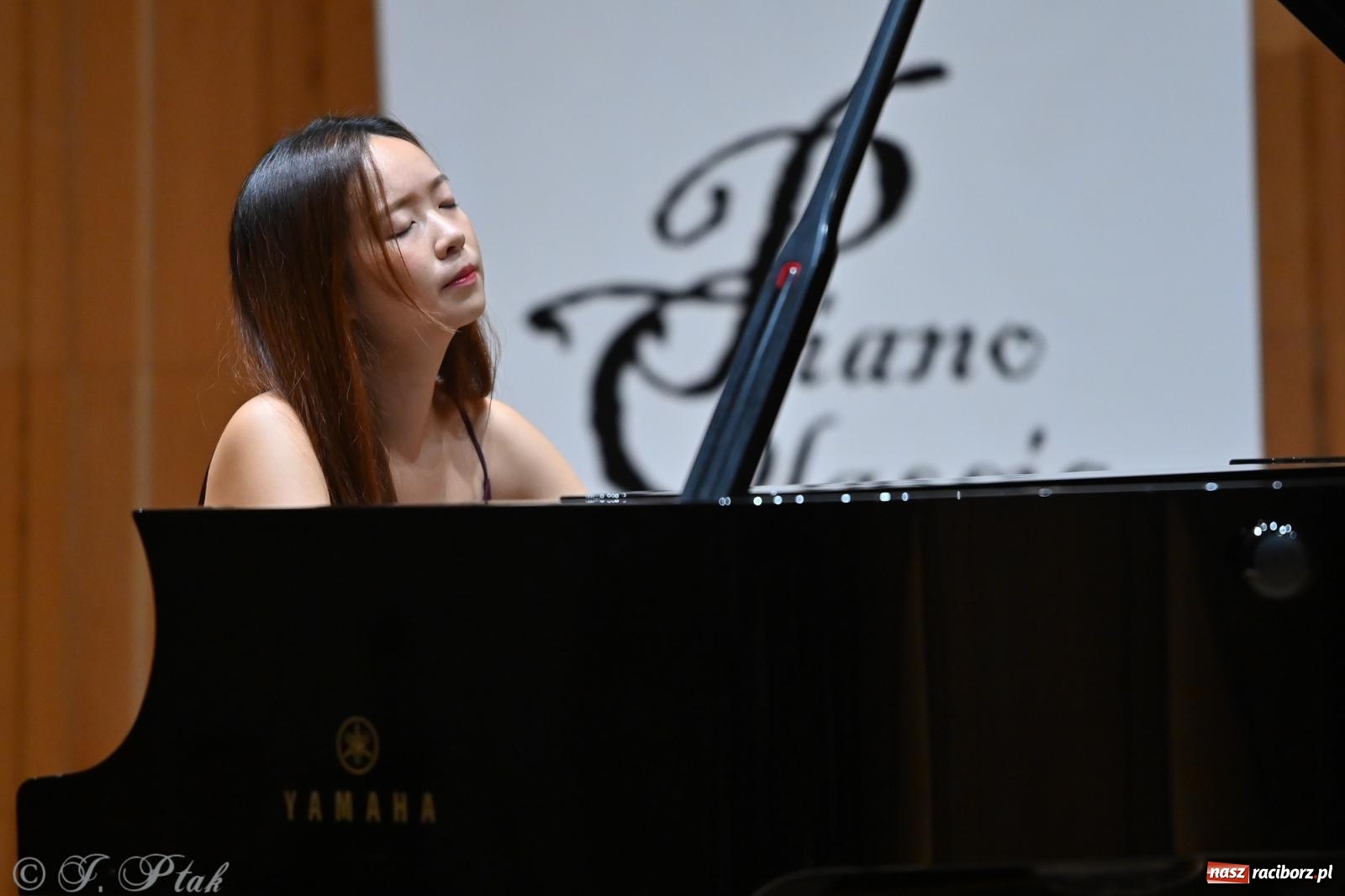 Zdjęcie w galerii na portalu naszraciborz.pl: Lily Phee zagrała w Raciborzu w ramach Międzynarodowego Festiwalu Pianistycznego wiadomości z regionu