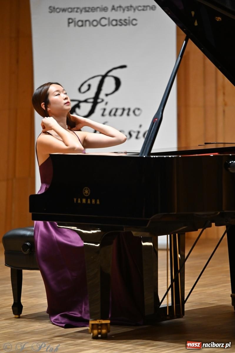 Zdjęcie w galerii na portalu naszraciborz.pl: Lily Phee zagrała w Raciborzu w ramach Międzynarodowego Festiwalu Pianistycznego wiadomości z regionu