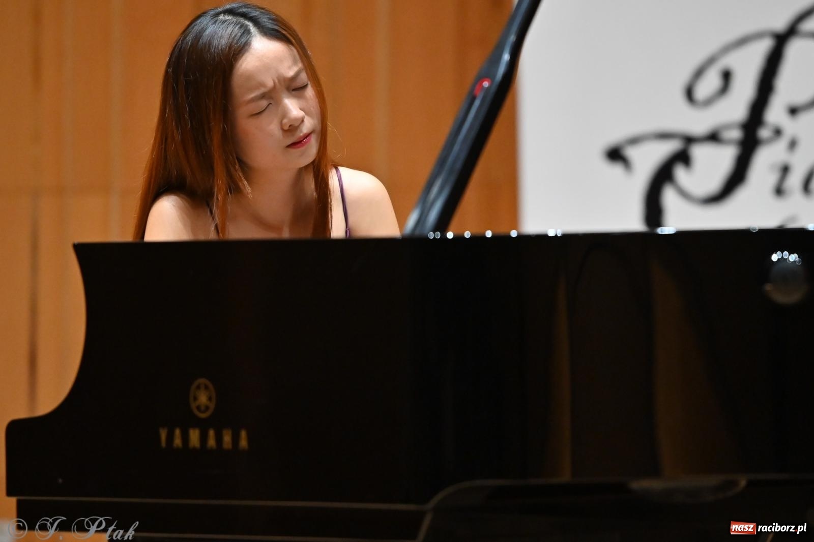 Zdjęcie w galerii na portalu naszraciborz.pl: Lily Phee zagrała w Raciborzu w ramach Międzynarodowego Festiwalu Pianistycznego wiadomości z regionu