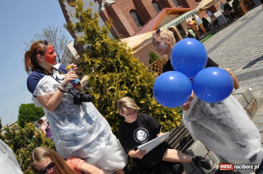 Zdjęcie w galerii na portalu naszraciborz.pl: Kultura studencka to nie tylko picie wiadomości z regionu