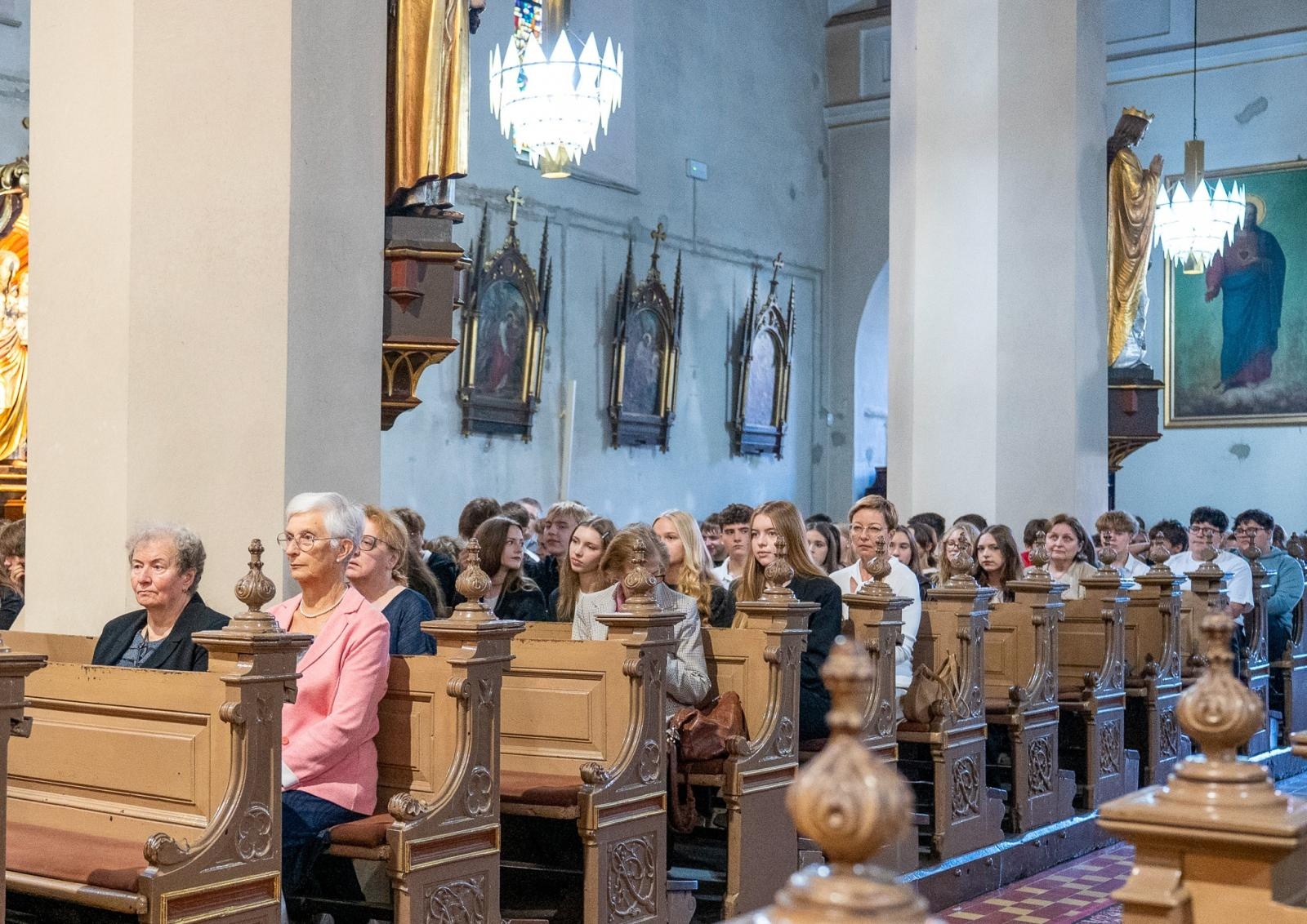Zdjęcie w galerii na portalu naszraciborz.pl: Niech żyje Ekonomik! Szkoła przy Gimnazjalnej świętuje 80-lecie wiadomości z regionu