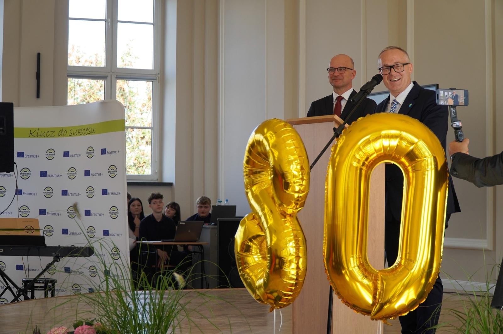 Zdjęcie w galerii na portalu naszraciborz.pl: Niech żyje Ekonomik! Szkoła przy Gimnazjalnej świętuje 80-lecie wiadomości z regionu