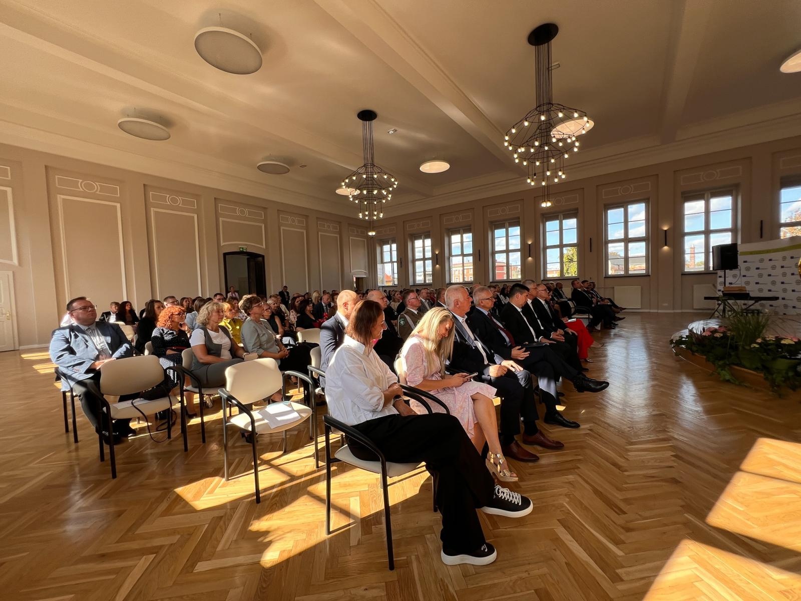 Zdjęcie w galerii na portalu naszraciborz.pl: Niech żyje Ekonomik! Szkoła przy Gimnazjalnej świętuje 80-lecie wiadomości z regionu