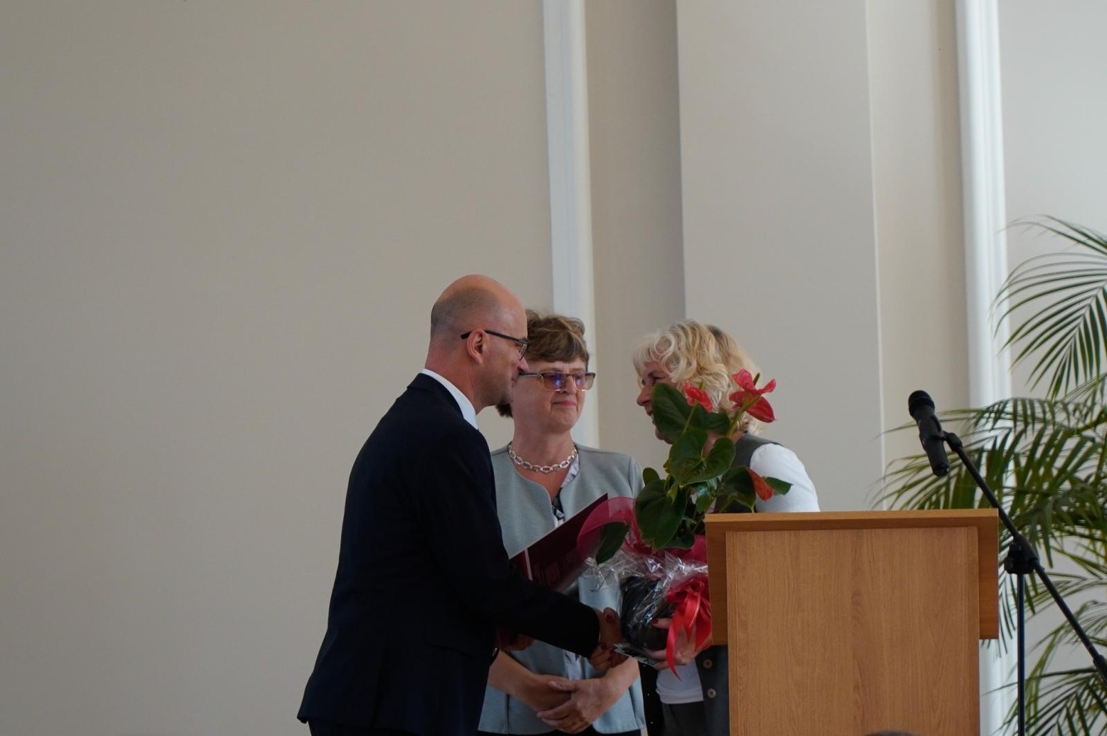 Zdjęcie w galerii na portalu naszraciborz.pl: Niech żyje Ekonomik! Szkoła przy Gimnazjalnej świętuje 80-lecie wiadomości z regionu