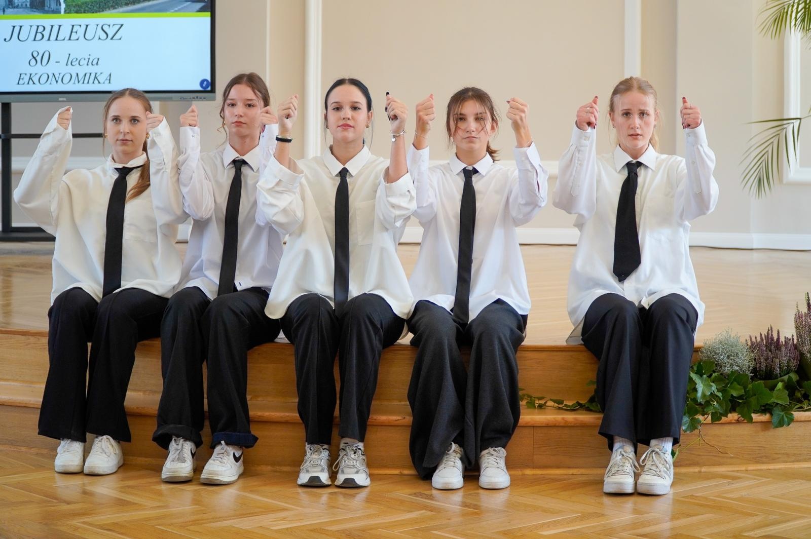 Zdjęcie w galerii na portalu naszraciborz.pl: Niech żyje Ekonomik! Szkoła przy Gimnazjalnej świętuje 80-lecie wiadomości z regionu