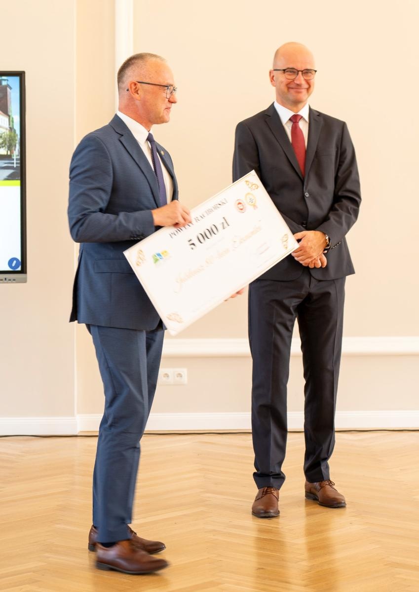 Zdjęcie w galerii na portalu naszraciborz.pl: Niech żyje Ekonomik! Szkoła przy Gimnazjalnej świętuje 80-lecie wiadomości z regionu